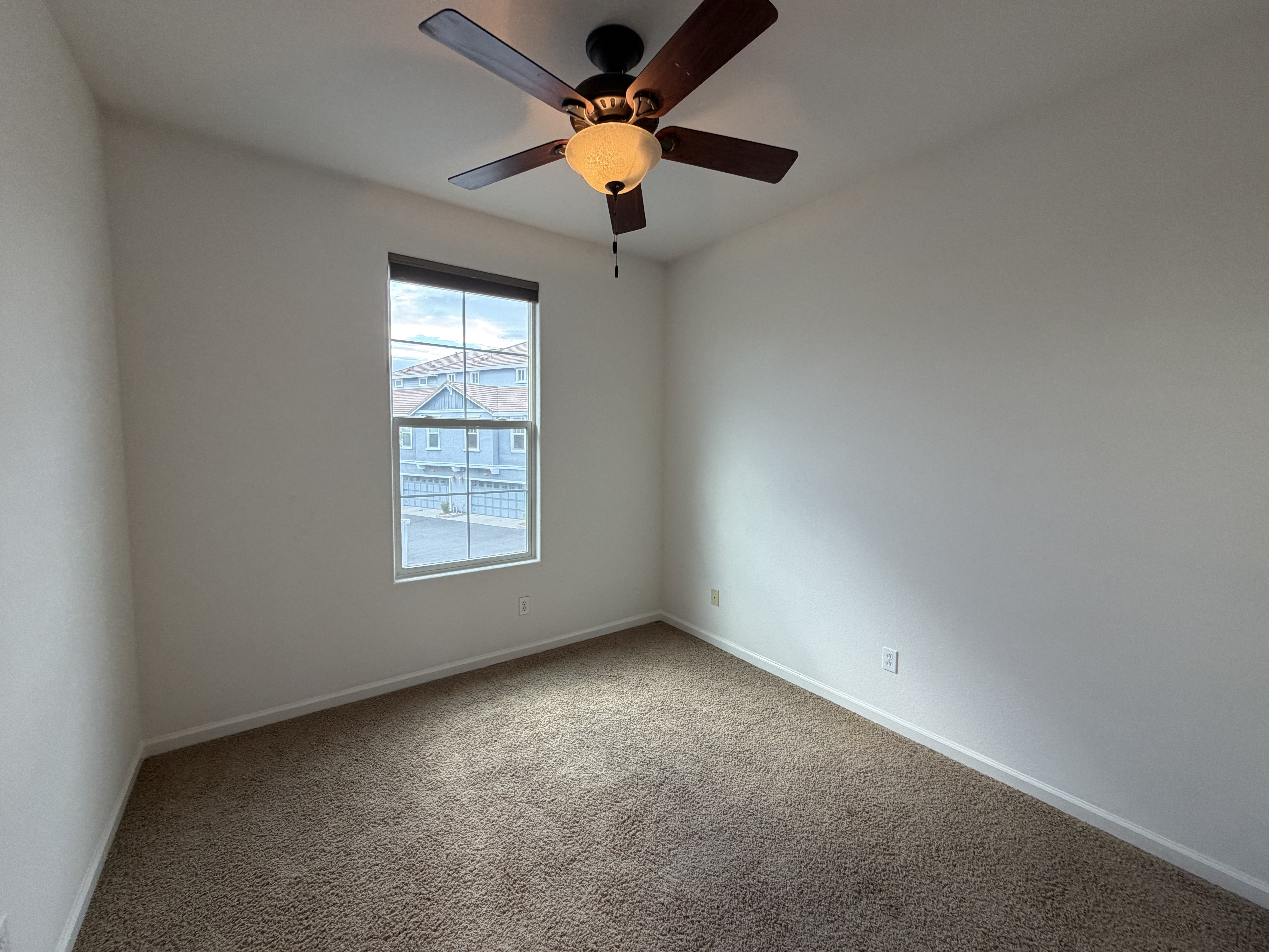 Photo 19 of 31 of 6107 Lonetree Blvd, Rocklin, CA