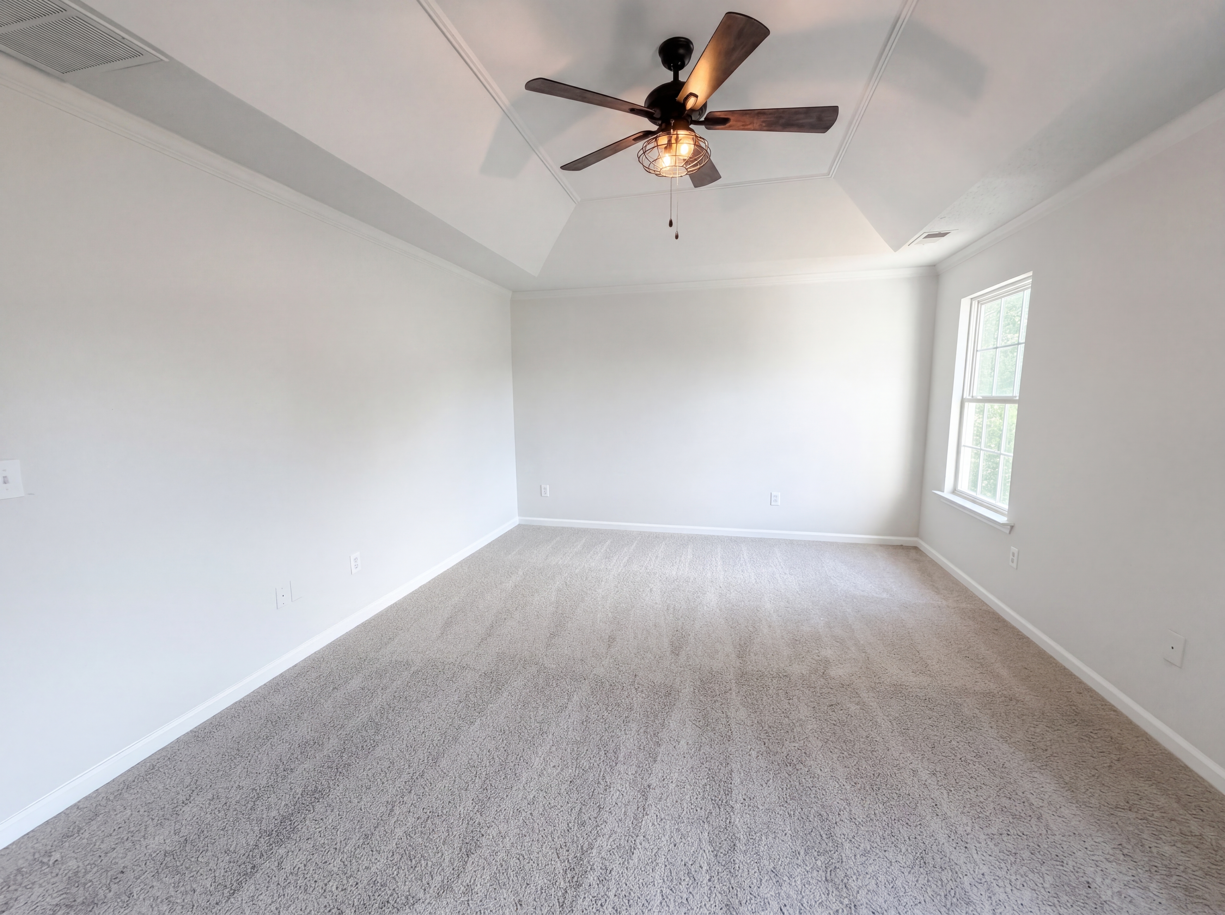 Photo 17 of 26 of 9 Bluff Ridge Ct, Greenville, SC
