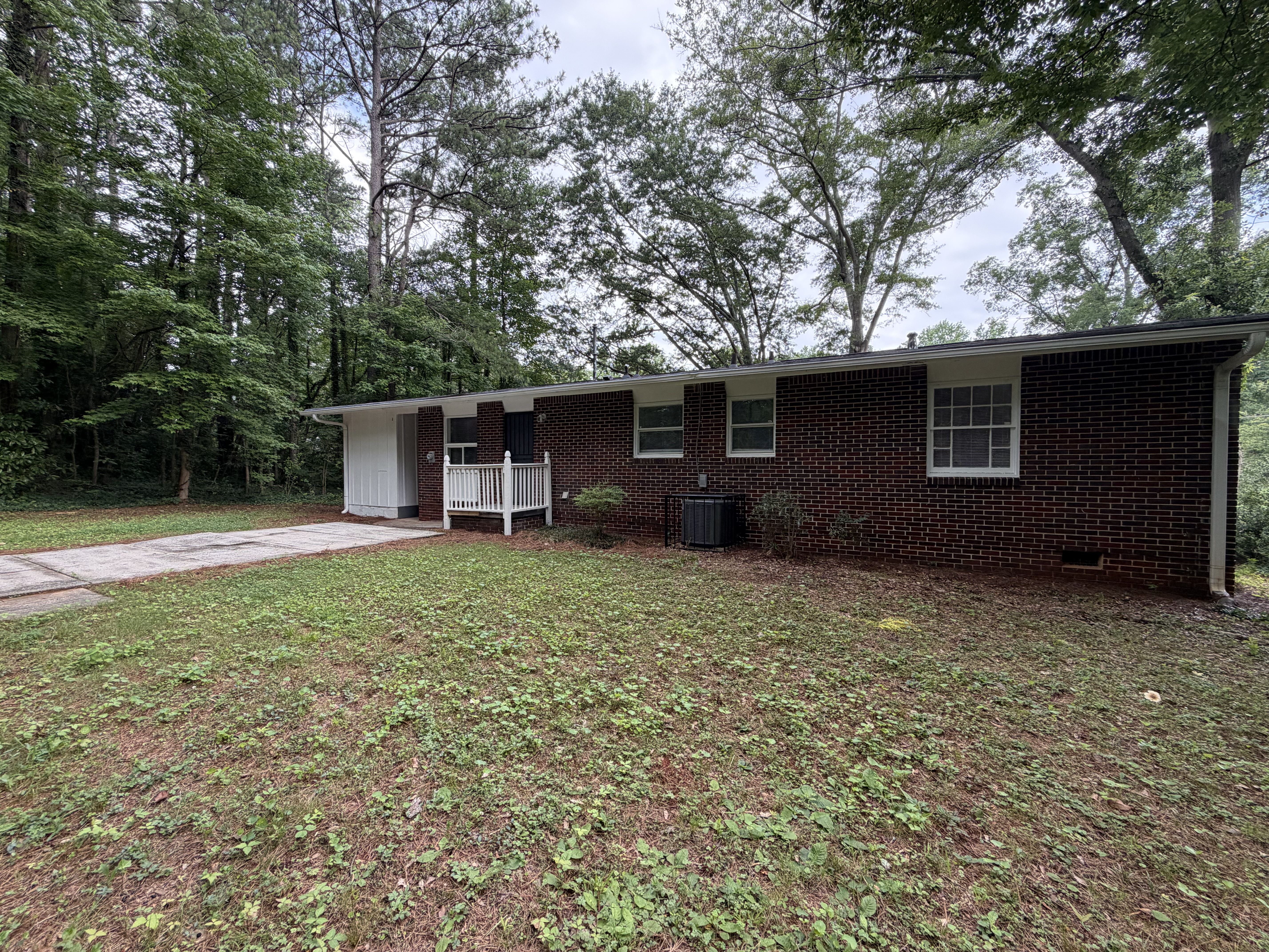 Photo 26 of 28 of 2319 Collier Dr, Decatur, GA