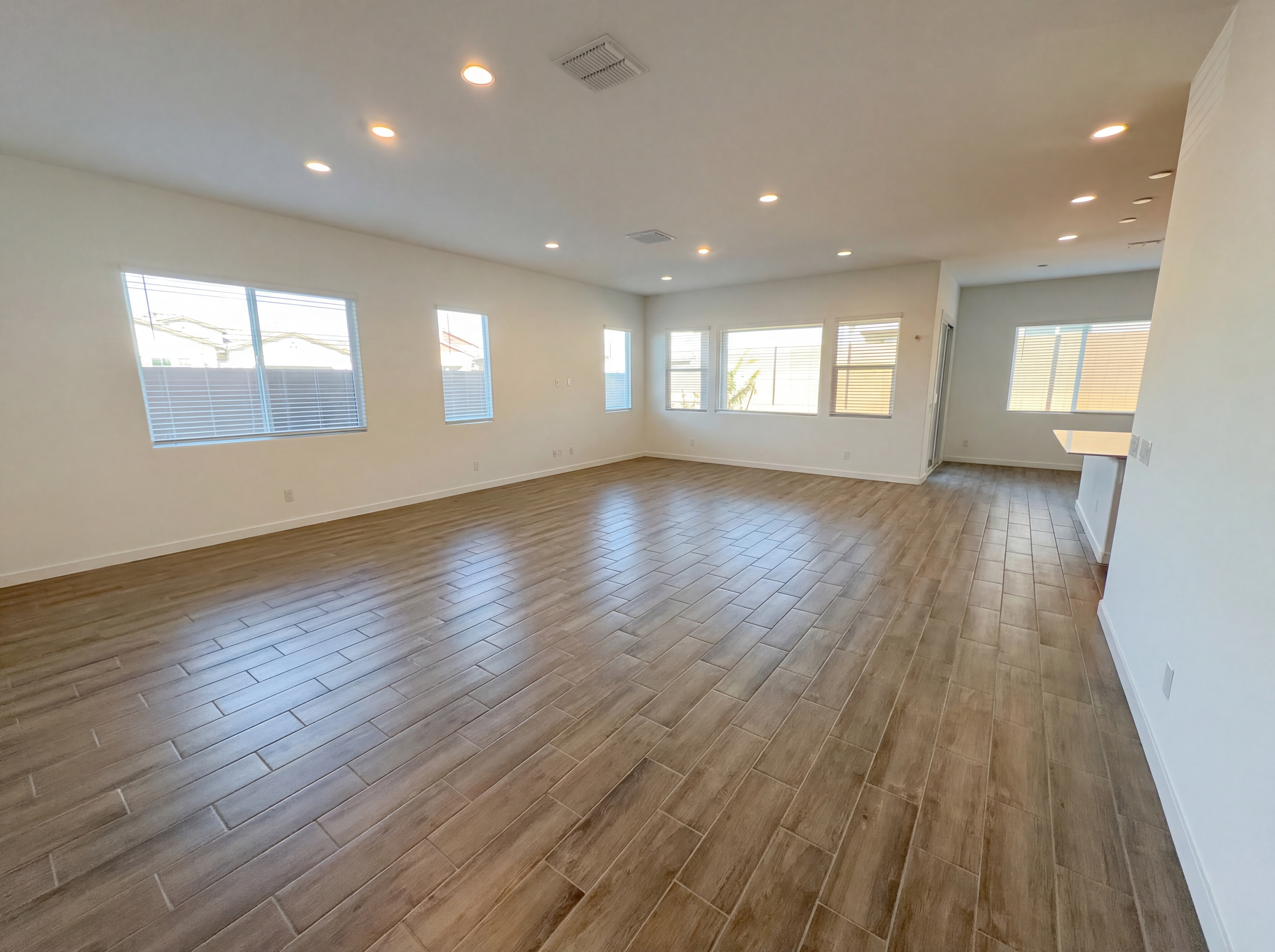 Photo 8 of 28 of 17624 W Lupine Ave, Goodyear, AZ