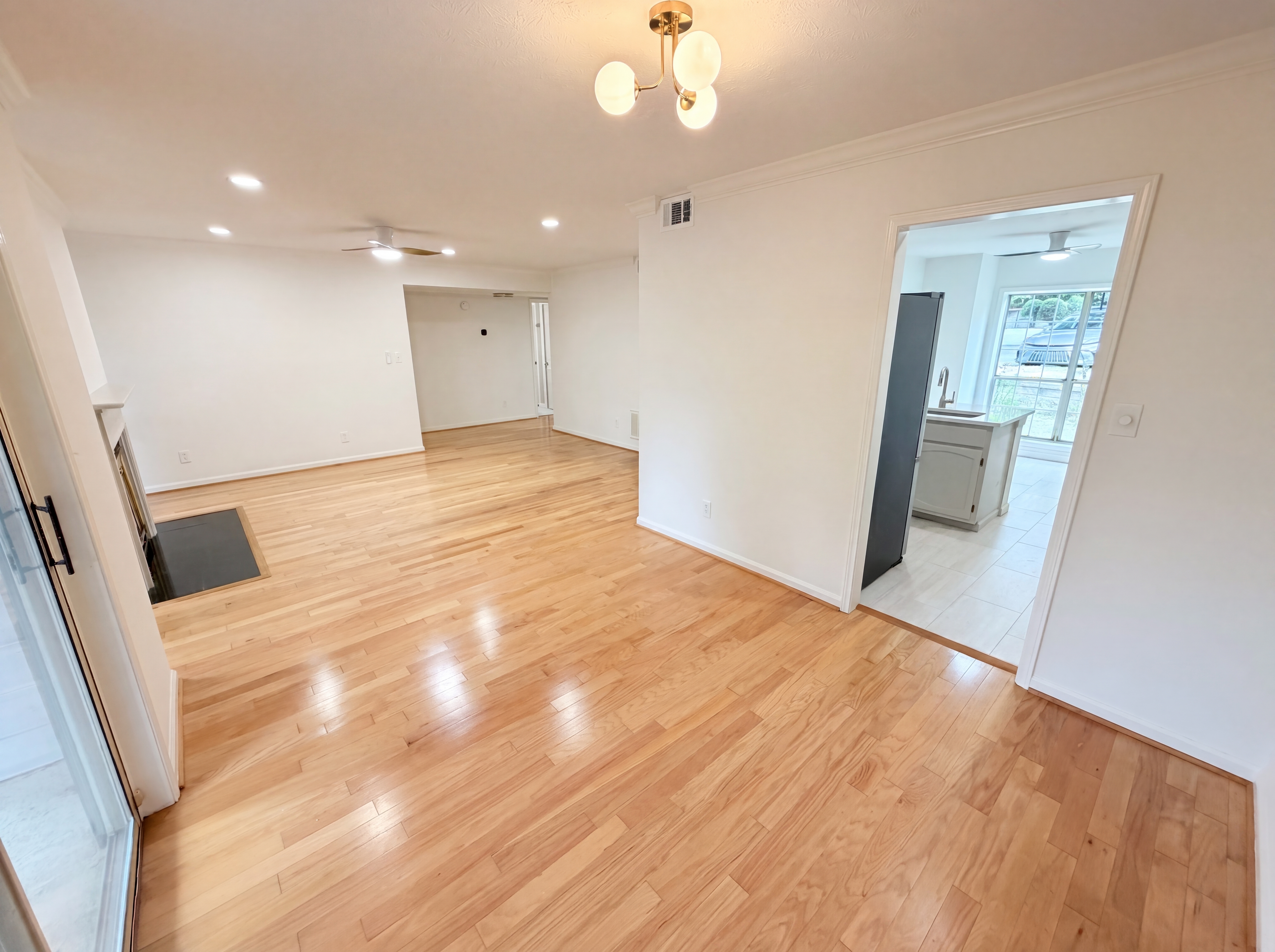 Photo 11 of 25 of 1128 Weatherstone Dr NE, Atlanta, GA