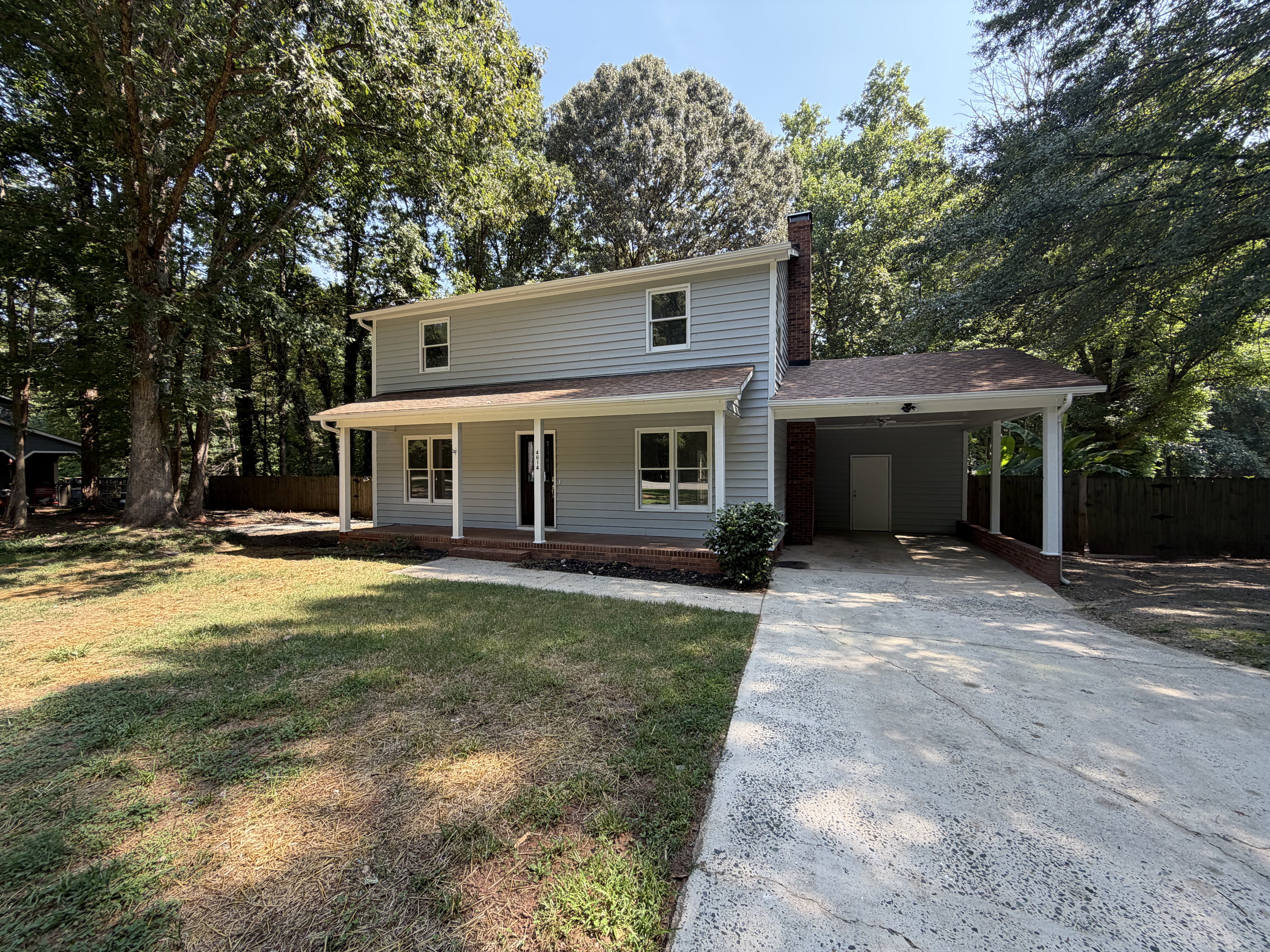 Photo 21 of 25 of 4614 Hickory Grove Rd, Mount Holly, NC