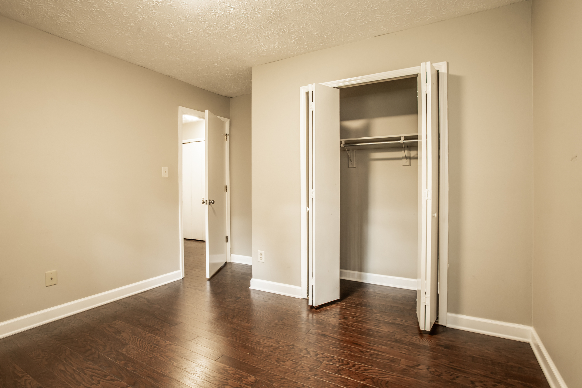 Photo 13 of 21 of 6009 Woodbark Trce, Knoxville, TN