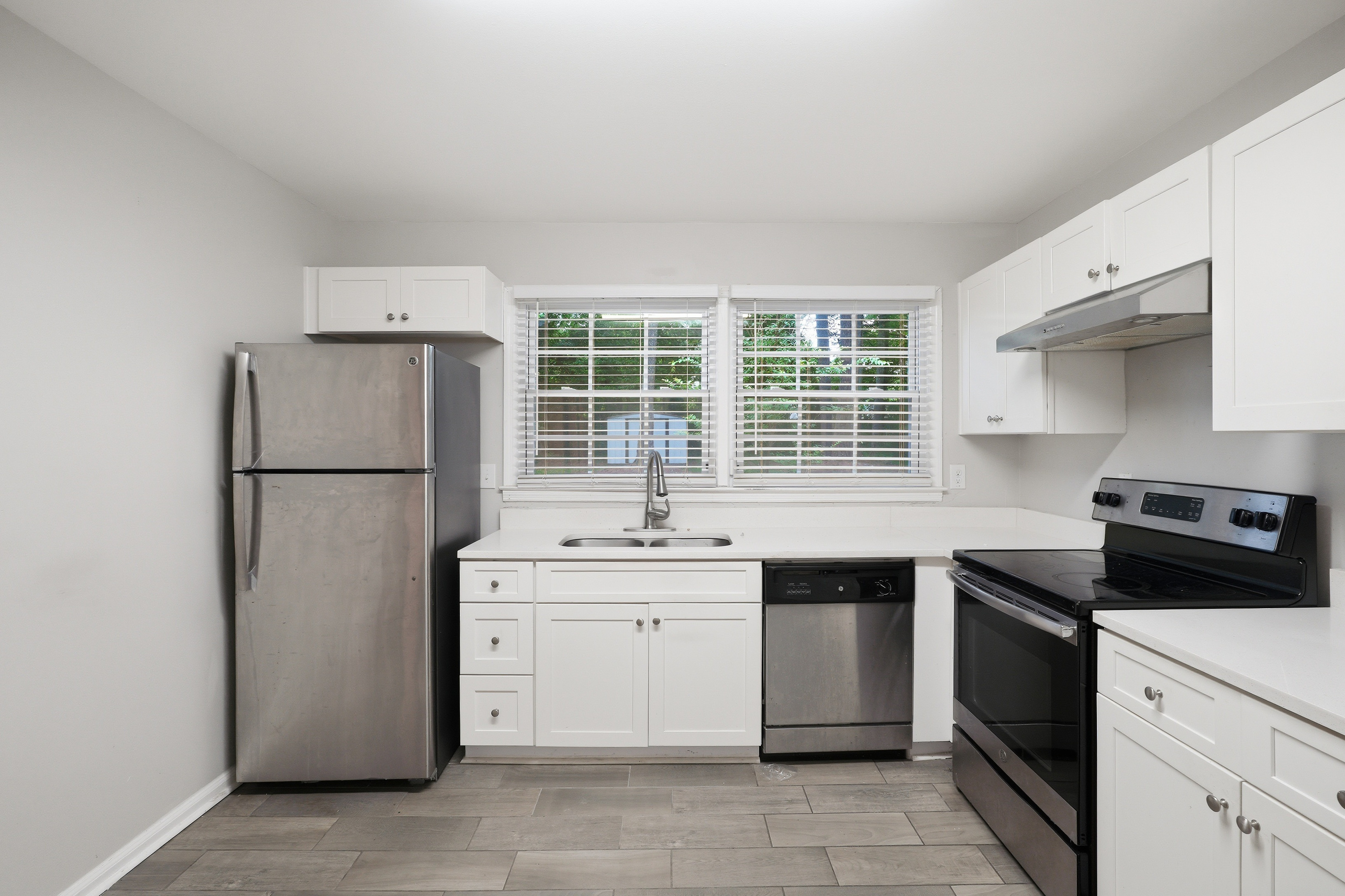Photo 8 of 35 of 1604 Drayton Woods Dr, Tucker, GA