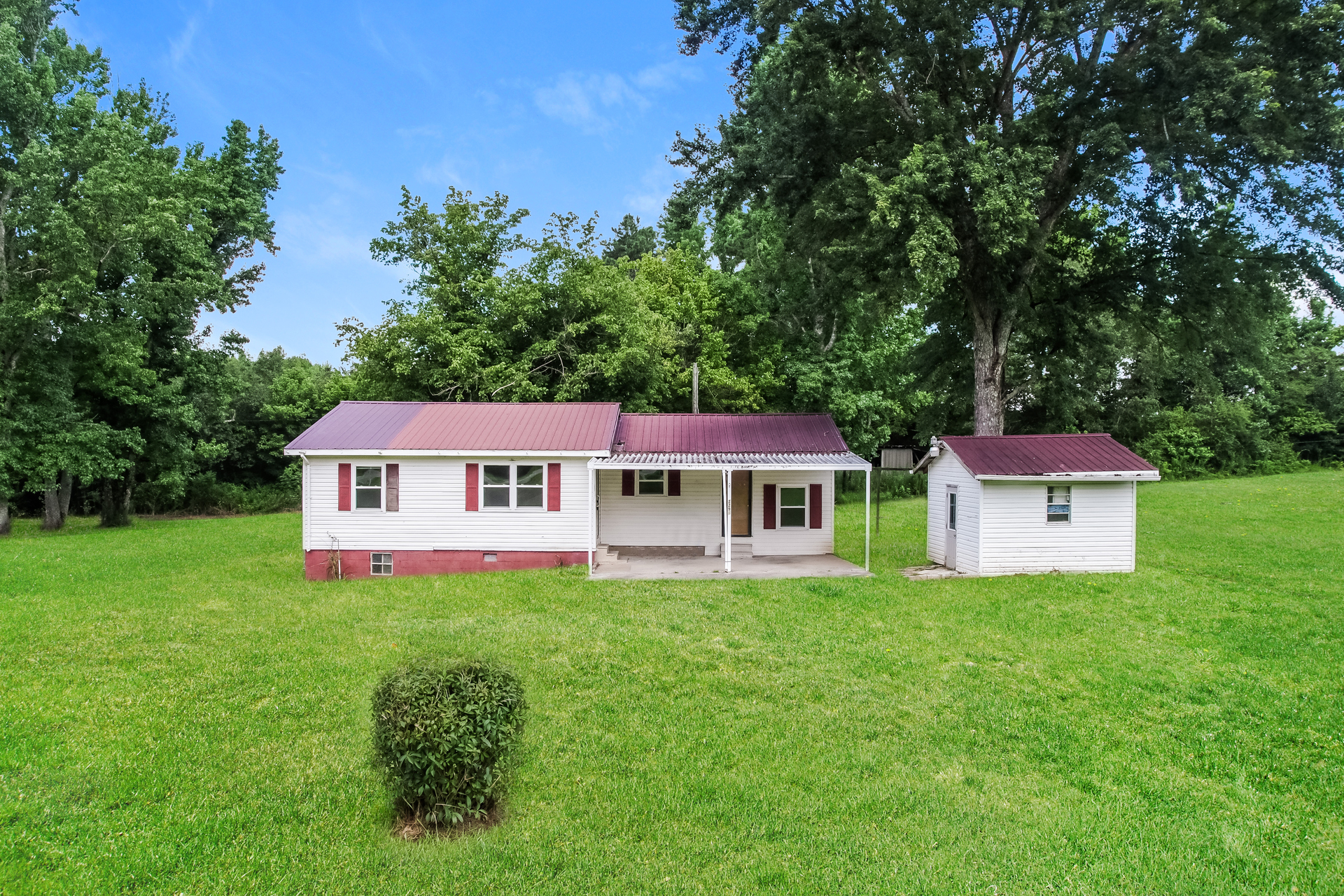 Photo 3 of 35 of 2294 Cullman Rd, Arab, AL