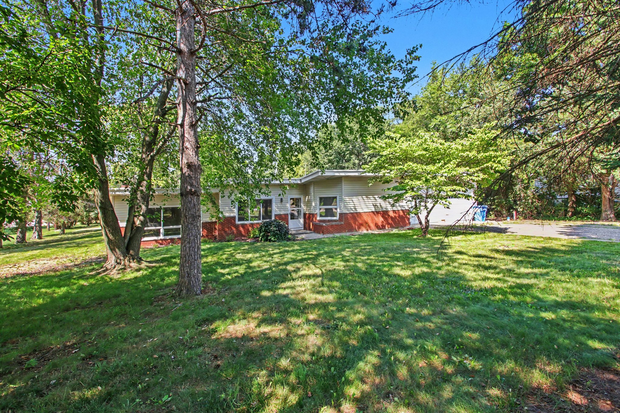 Photo 21 of 23 of 7800 W Sharpe Rd, Fowlerville, MI