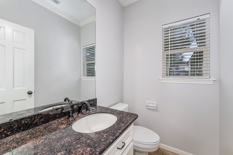 Photo 14 of 17 - 16711 Wimbledon Forest Dr, Spring, TX 77379
