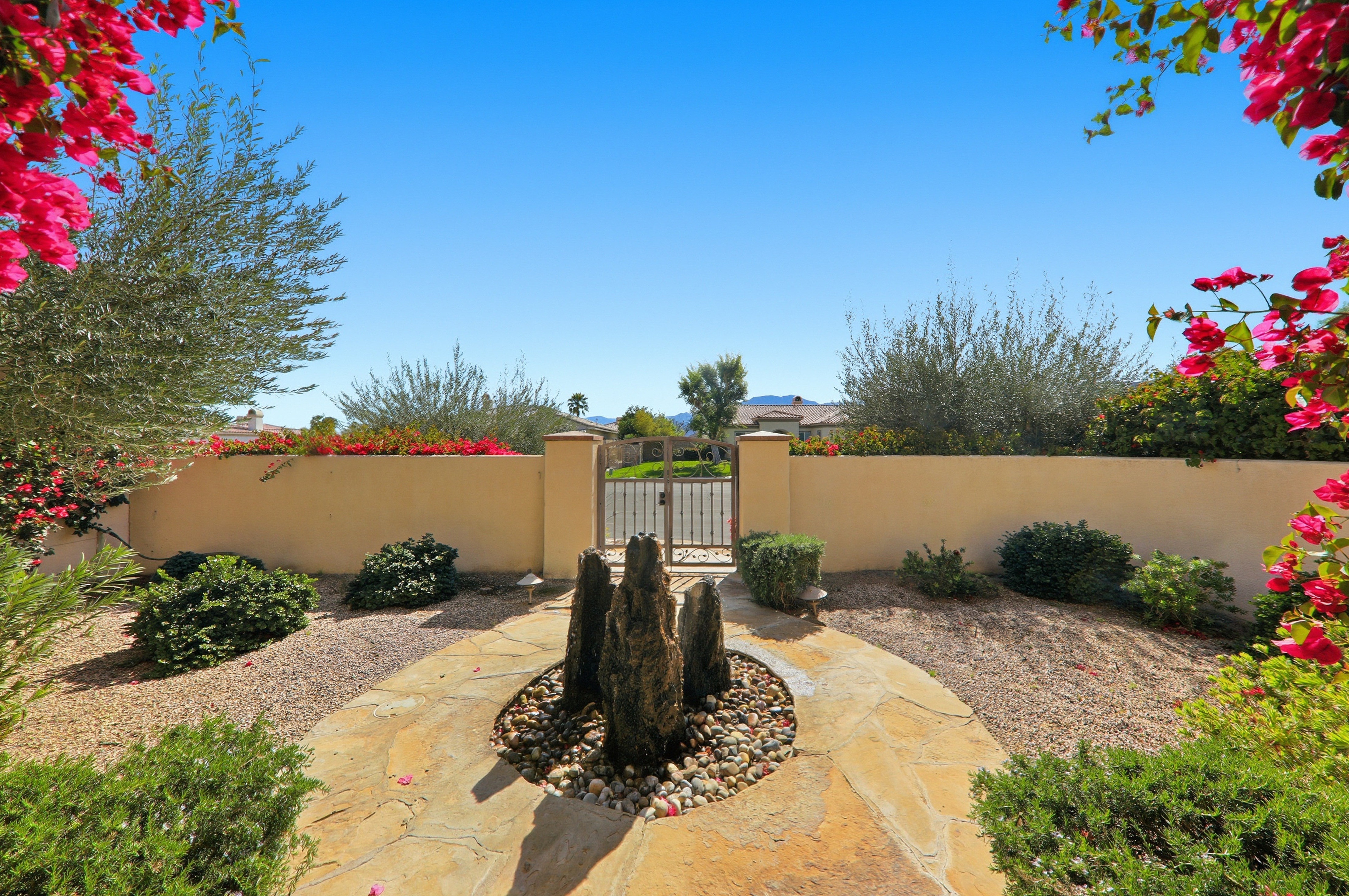 Photo 8 of 56 of 78440 Via Palomino, La Quinta, CA