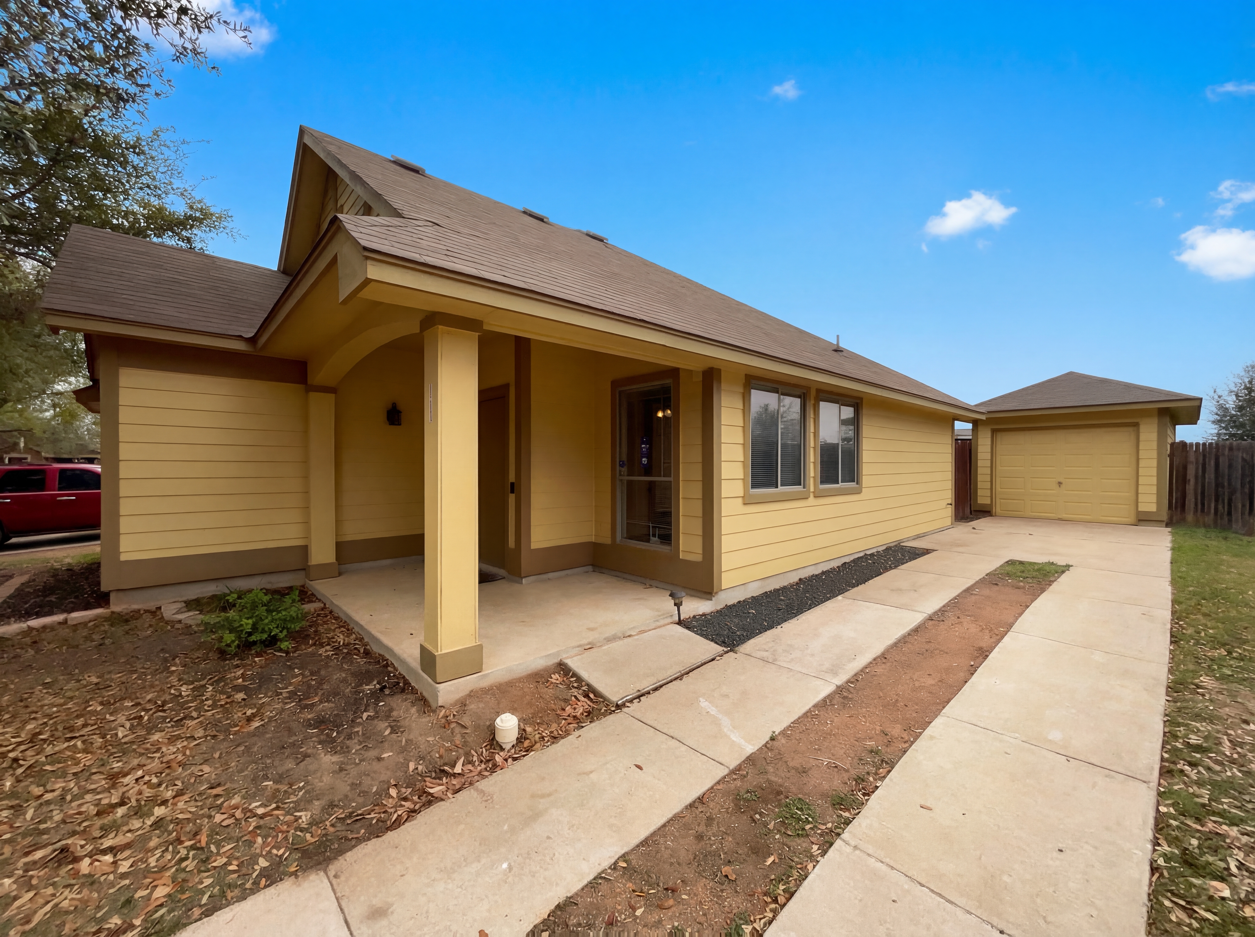 Photo 8 of 34 of 15102 Imes Ln, Austin, TX
