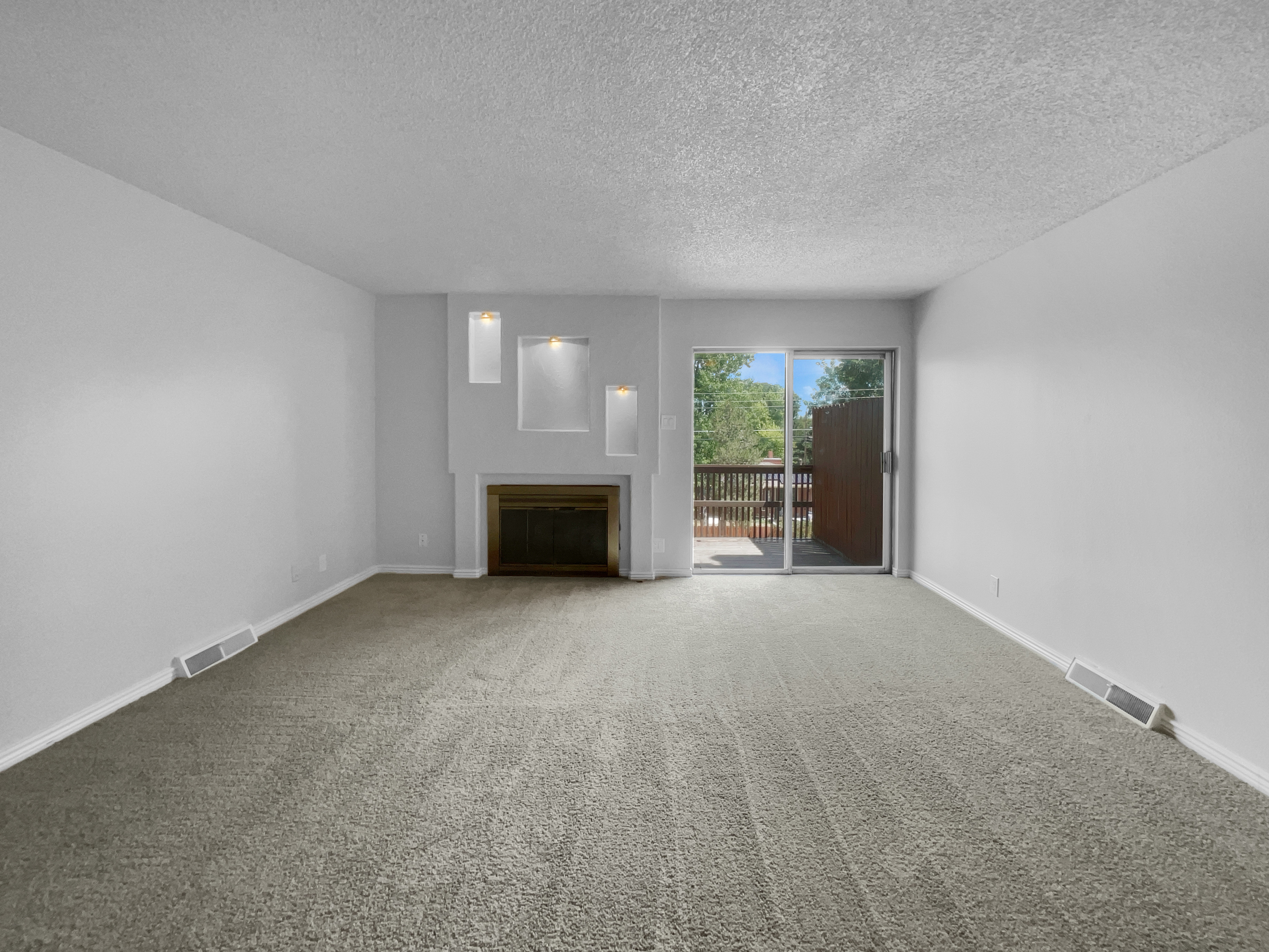 Photo 4 of 19 of 5670 S Lowell Blvd, Littleton, CO