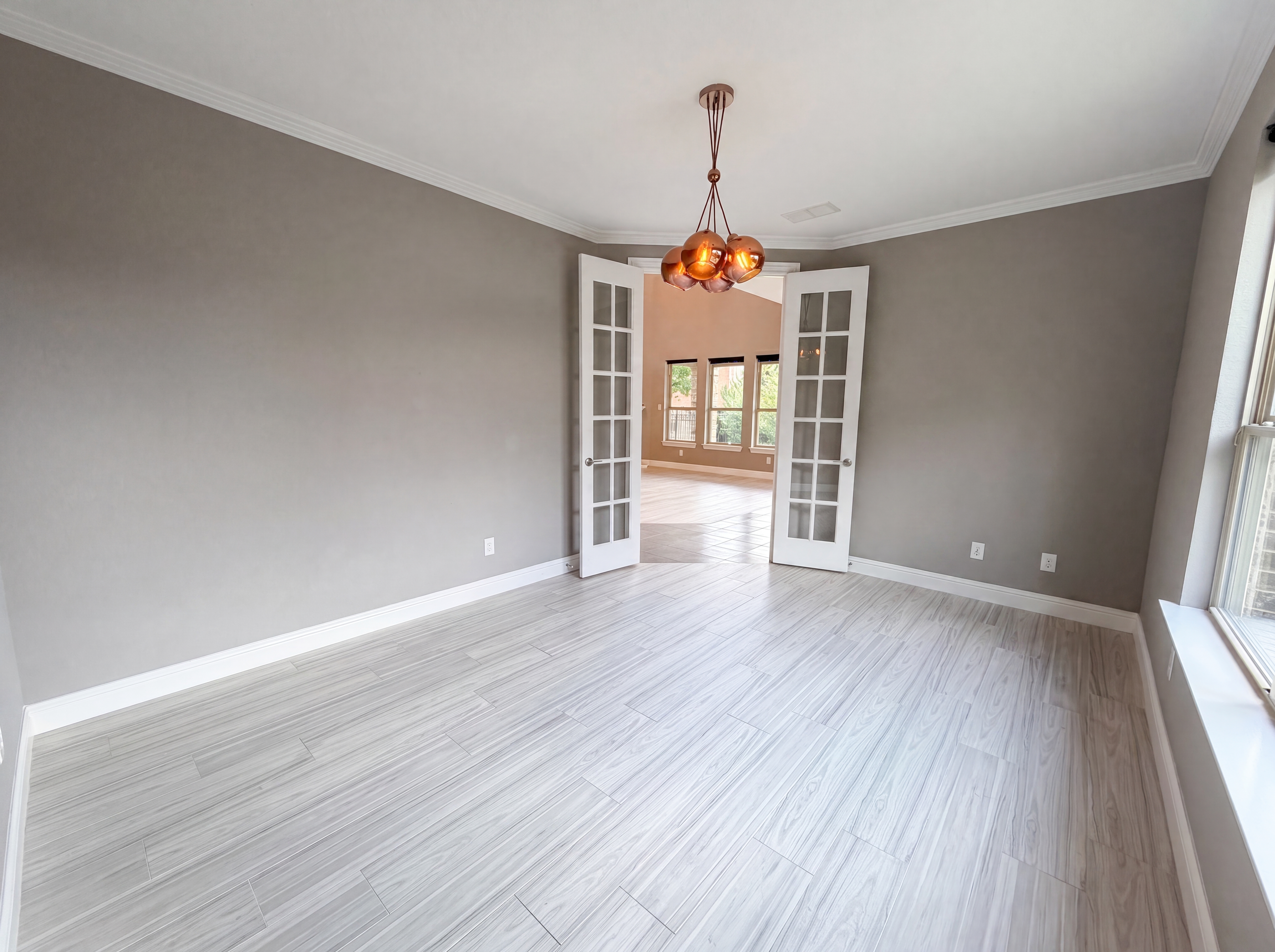 Photo 8 of 42 of 7221 Durand Dr, Irving, TX