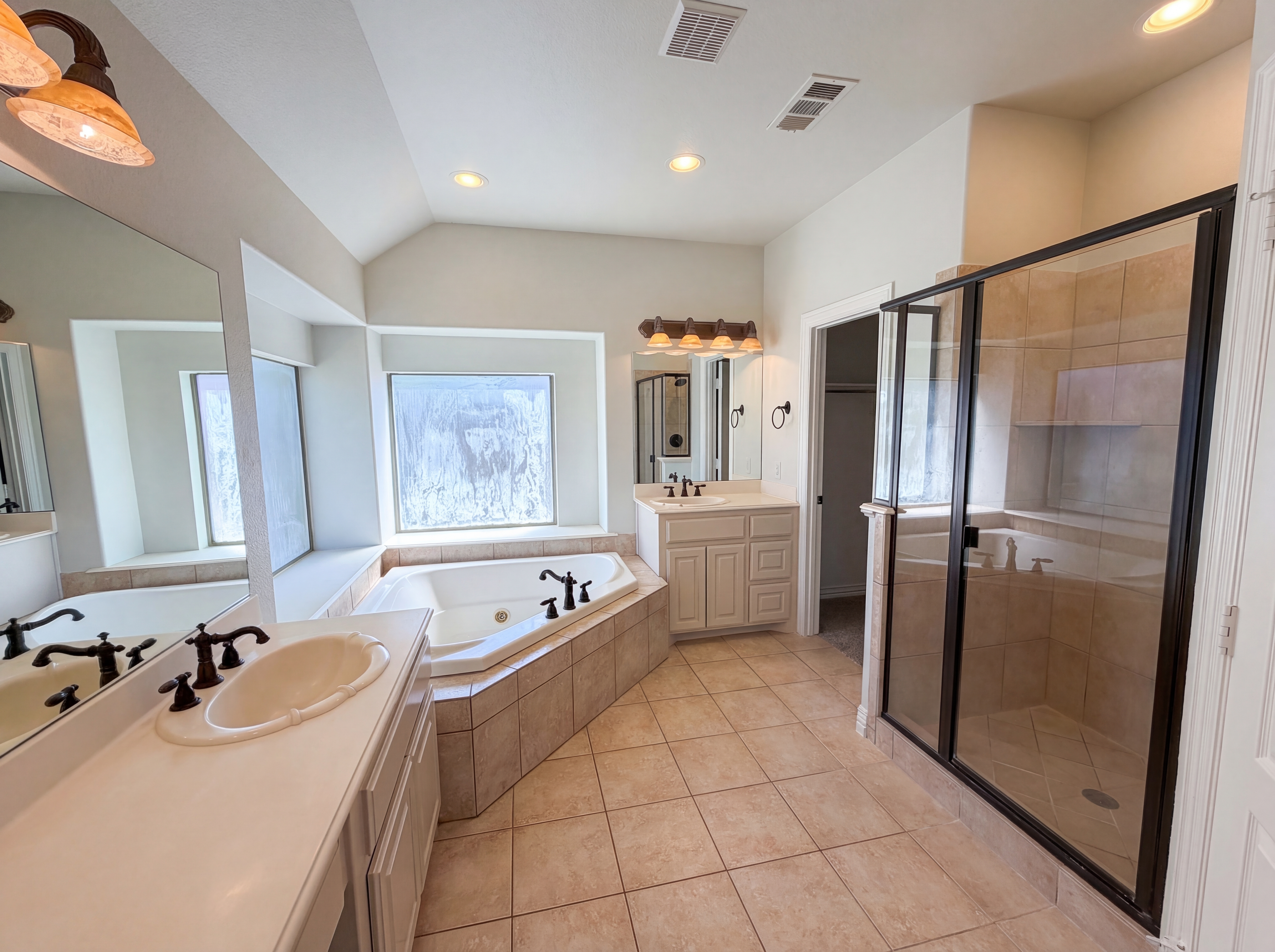 Photo 14 of 19 of 210 Billo Ct, Weatherford, TX