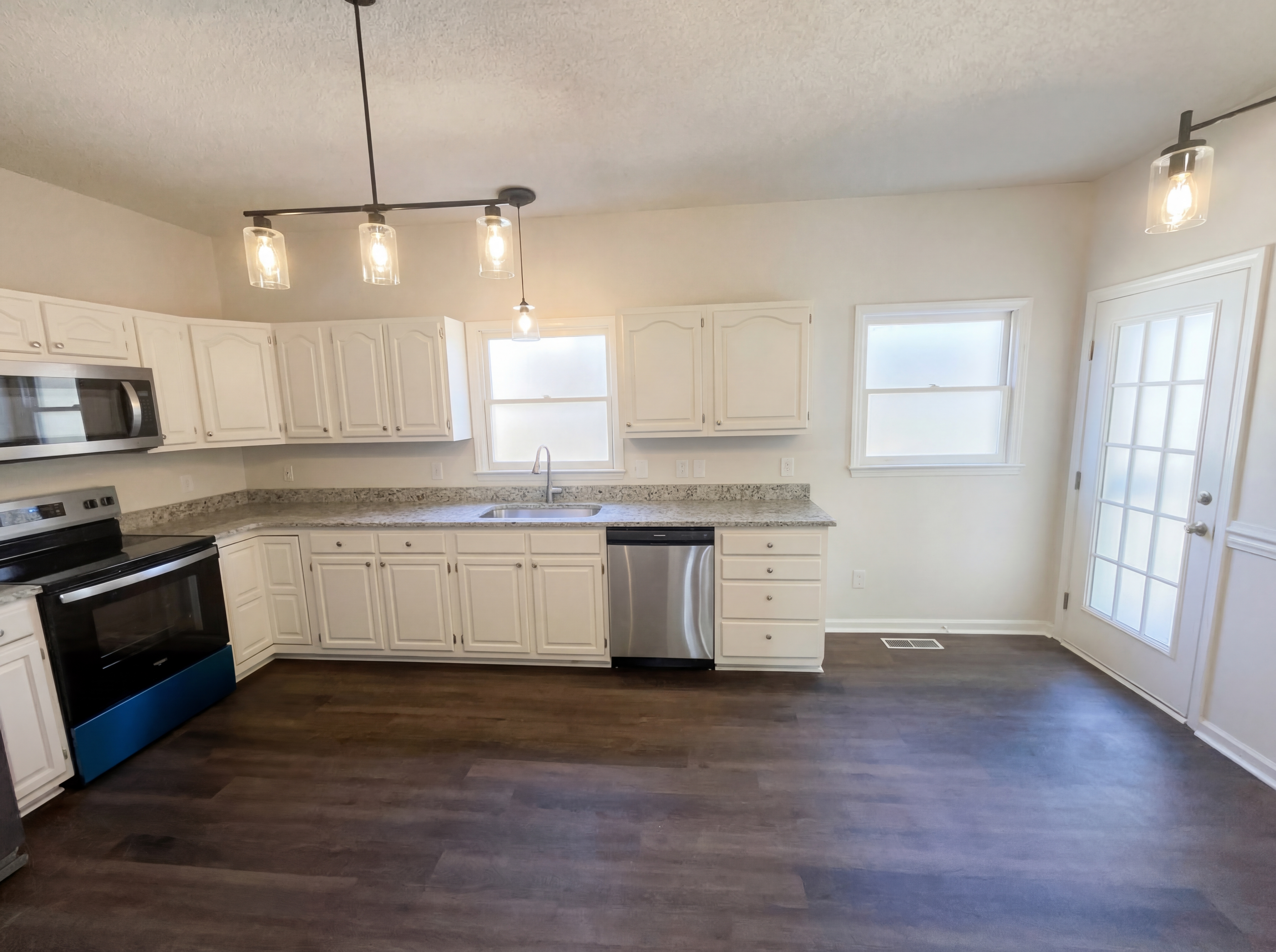 Photo 7 of 22 of 905 Kensal Green Dr, Kernersville, NC