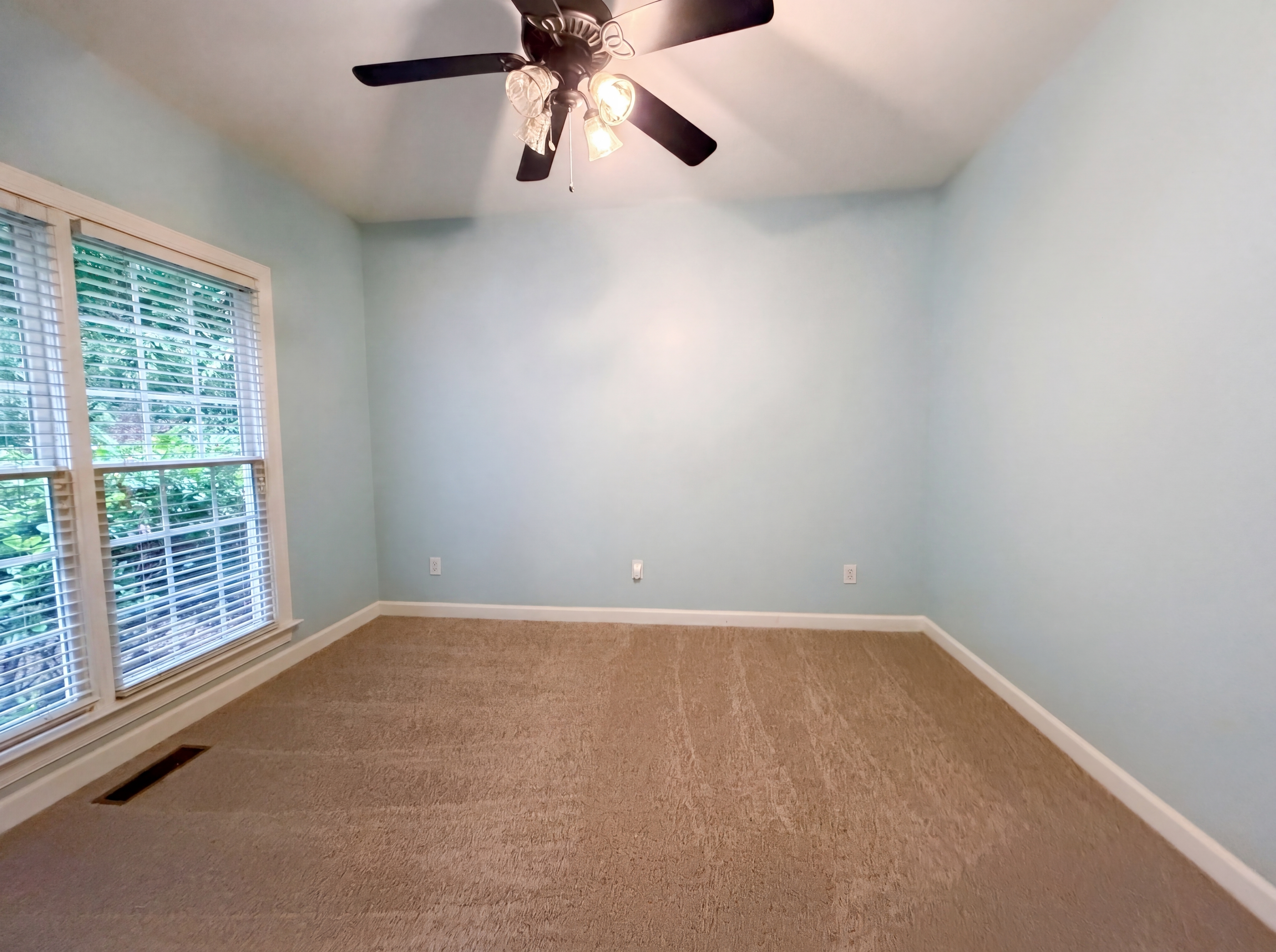 Photo 10 of 18 of 12341 Willingdon Rd, Huntersville, NC