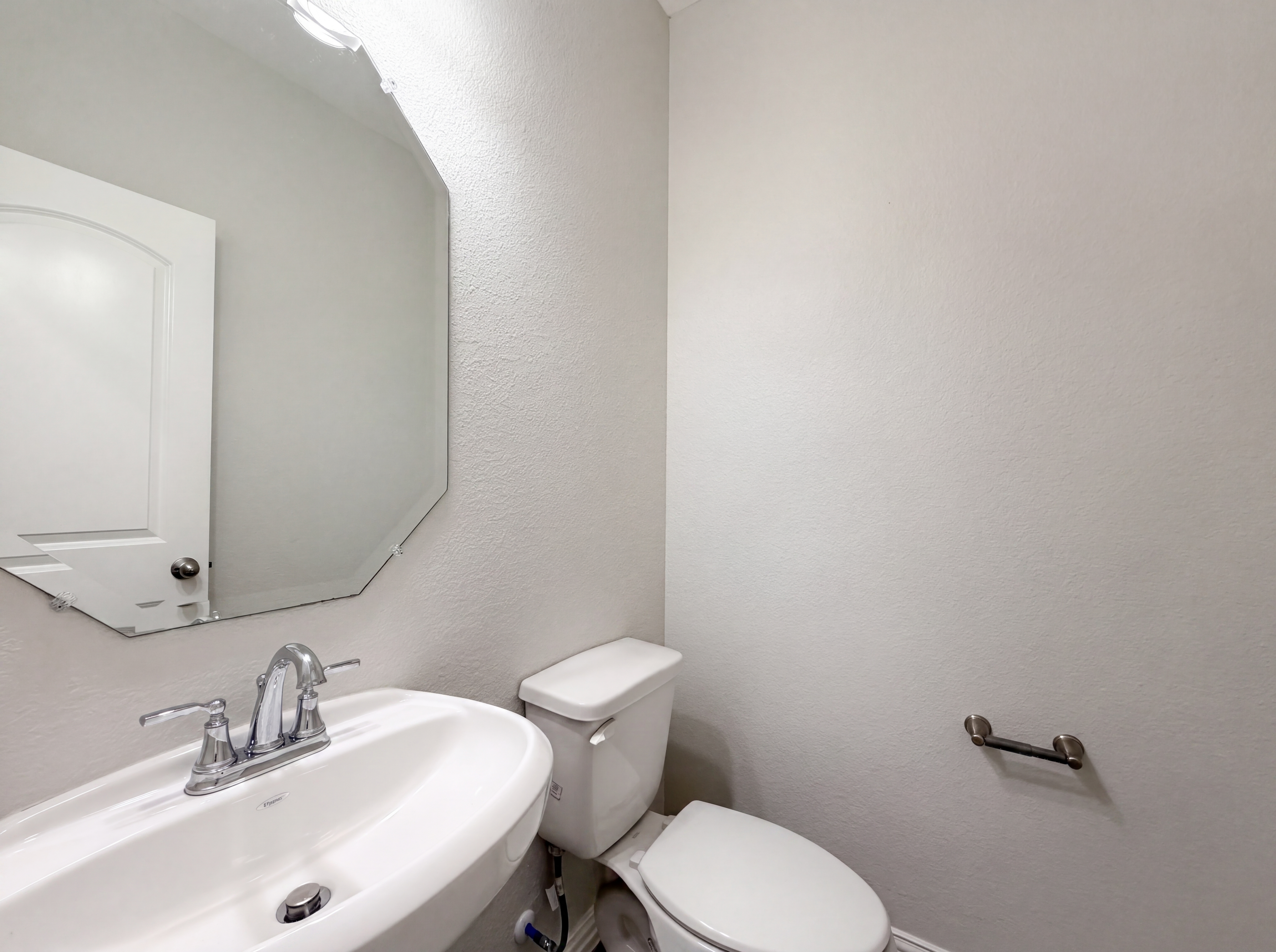 Photo 17 of 21 of 6705 Farsight Dr, Fort Worth, TX
