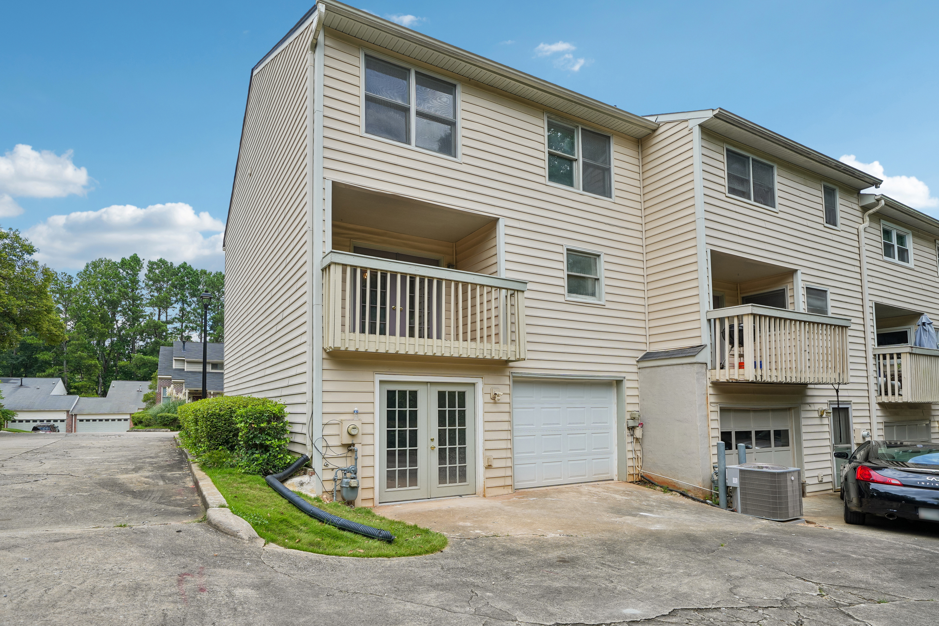 Photo 3 of 33 of 19 Belmonte Ct SW, Atlanta, GA