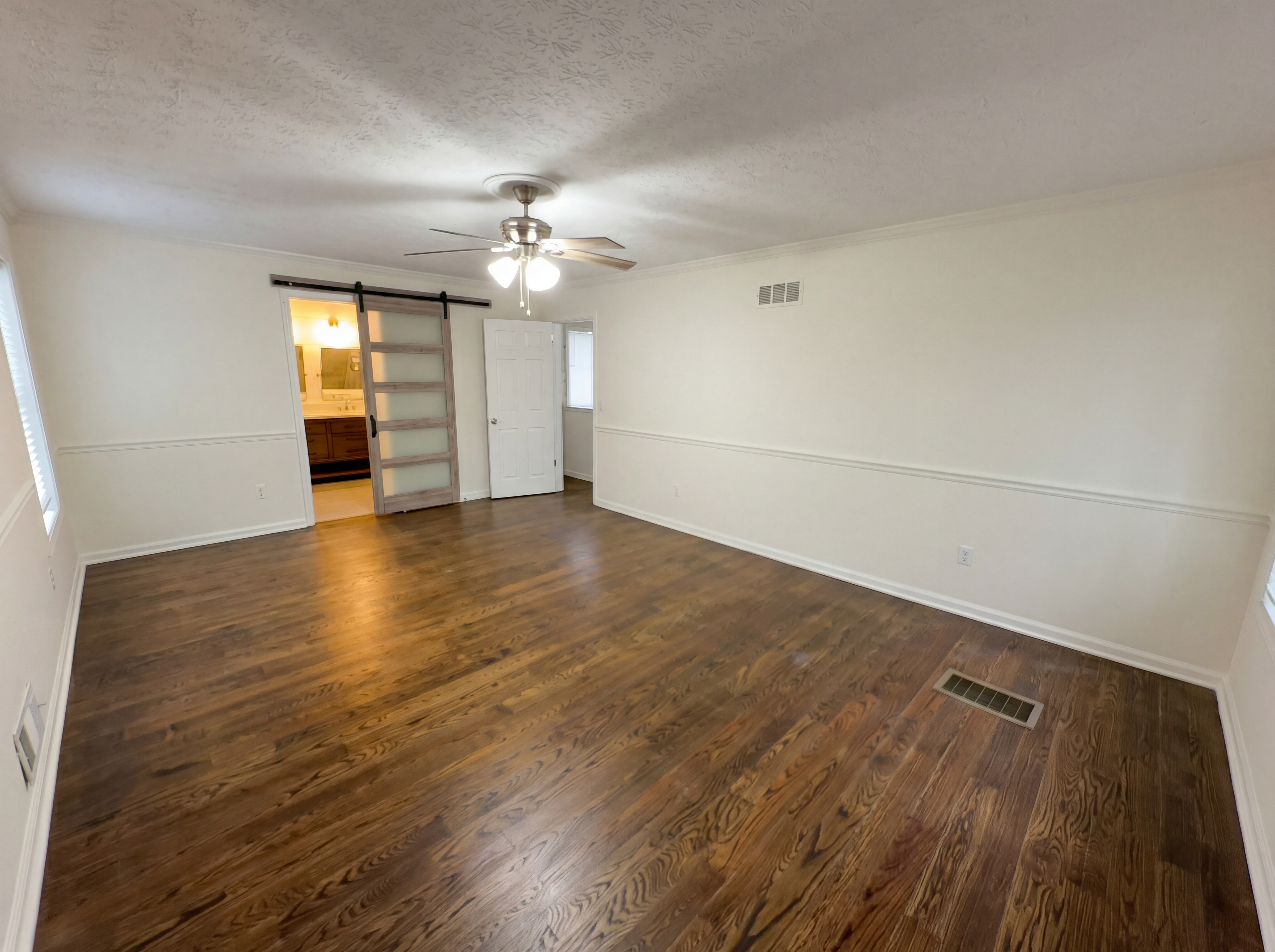 Photo 9 of 21 of 124 Creekview Dr, Woodstock, GA