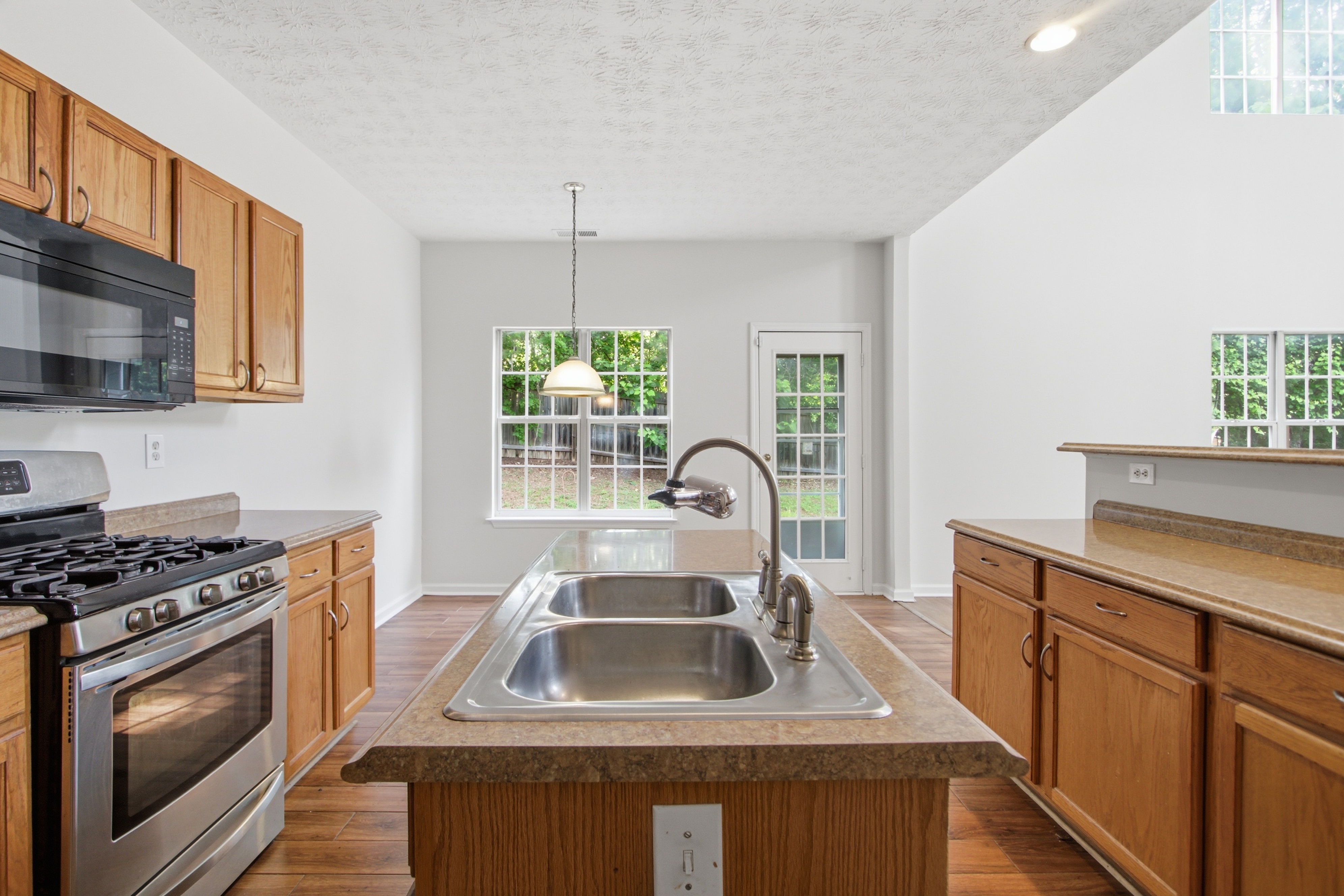Photo 31 of 55 of 835 Shadow Lake Dr, Lithonia, GA