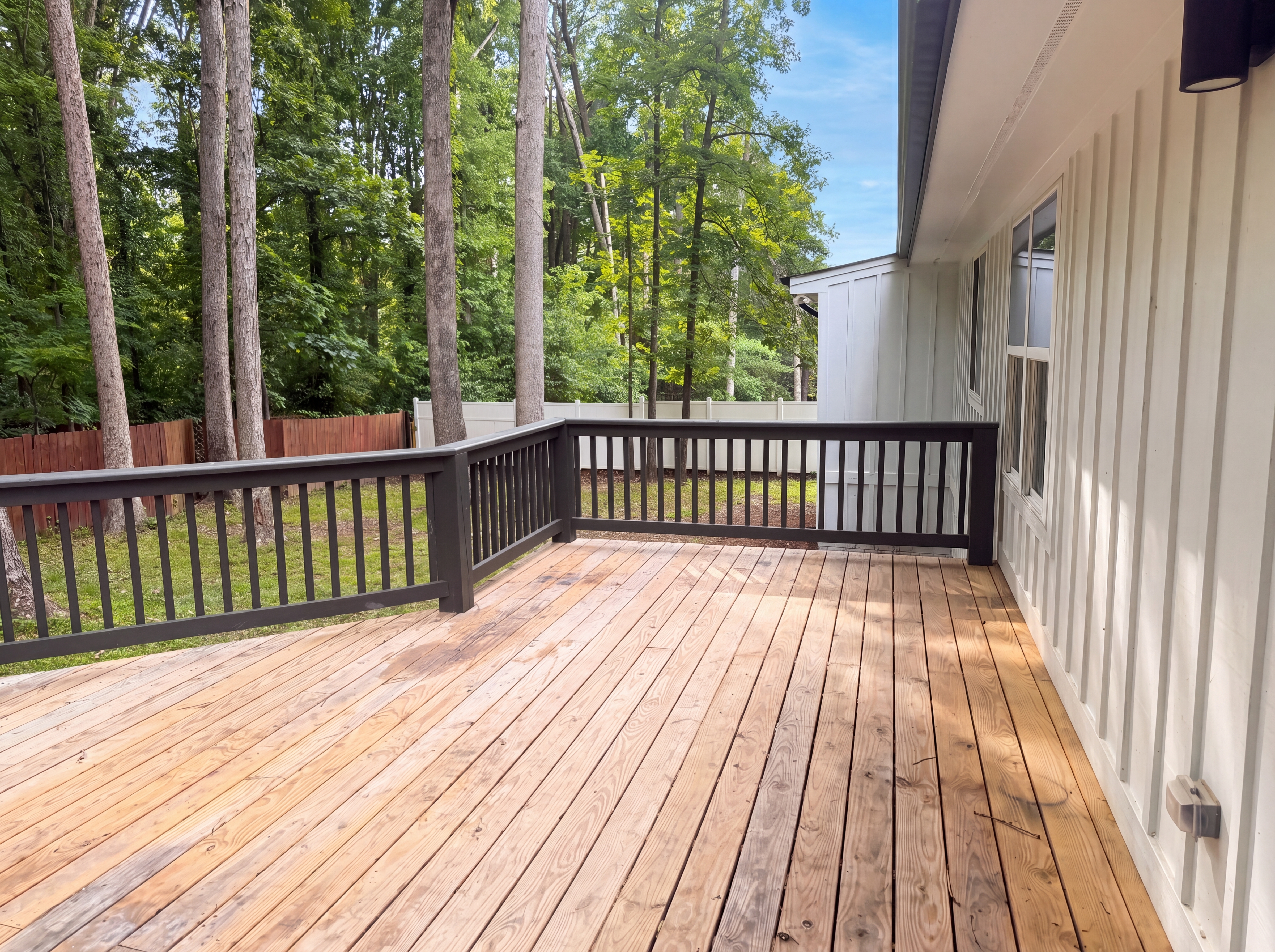 Photo 15 of 16 of 6625 Suburban Dr, Raleigh, NC