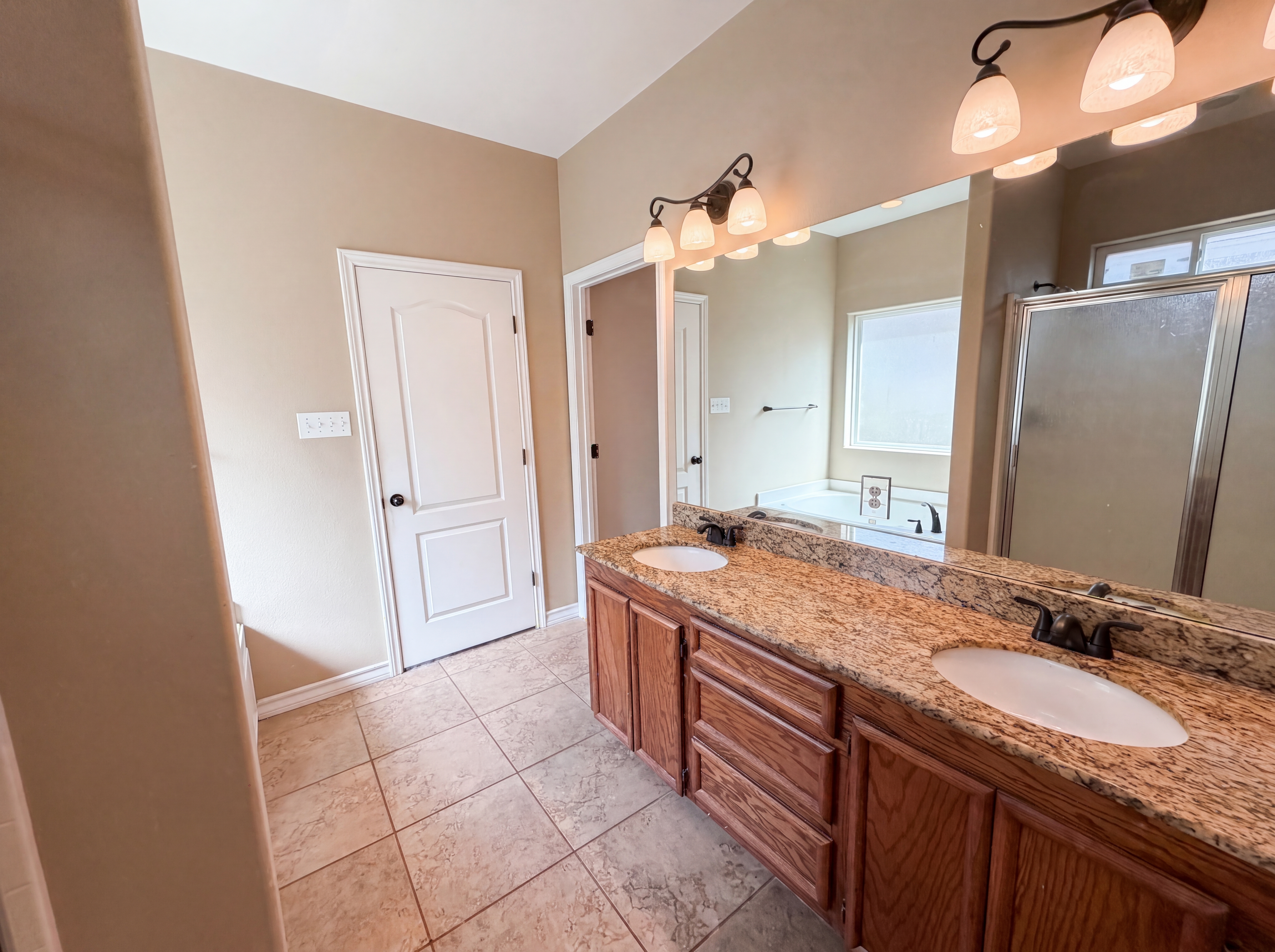 Photo 14 of 18 of 6906 King George Pl, Corpus Christi, TX