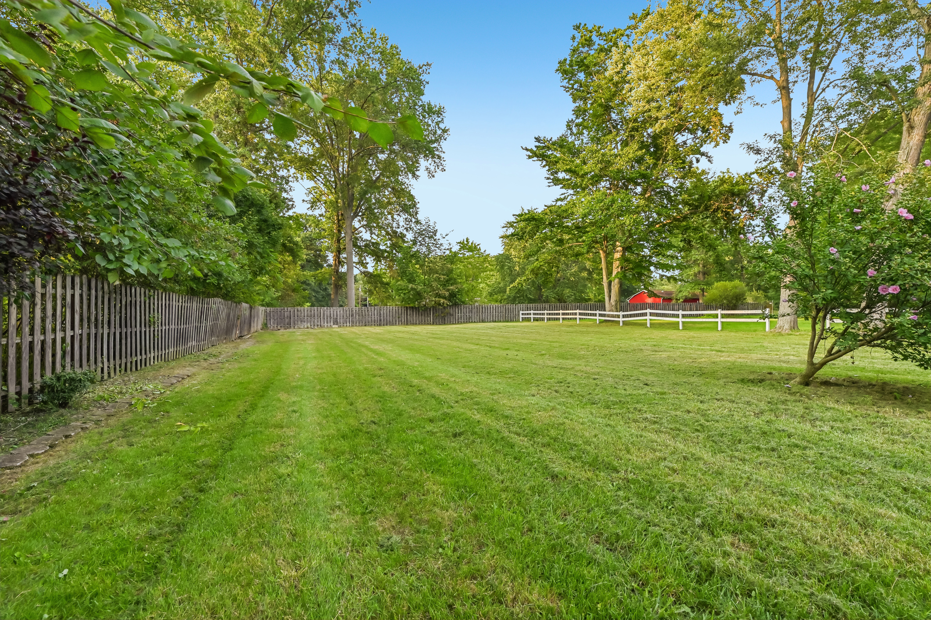 Photo 38 of 42 of 2145 Overland Ave NE, Warren, OH