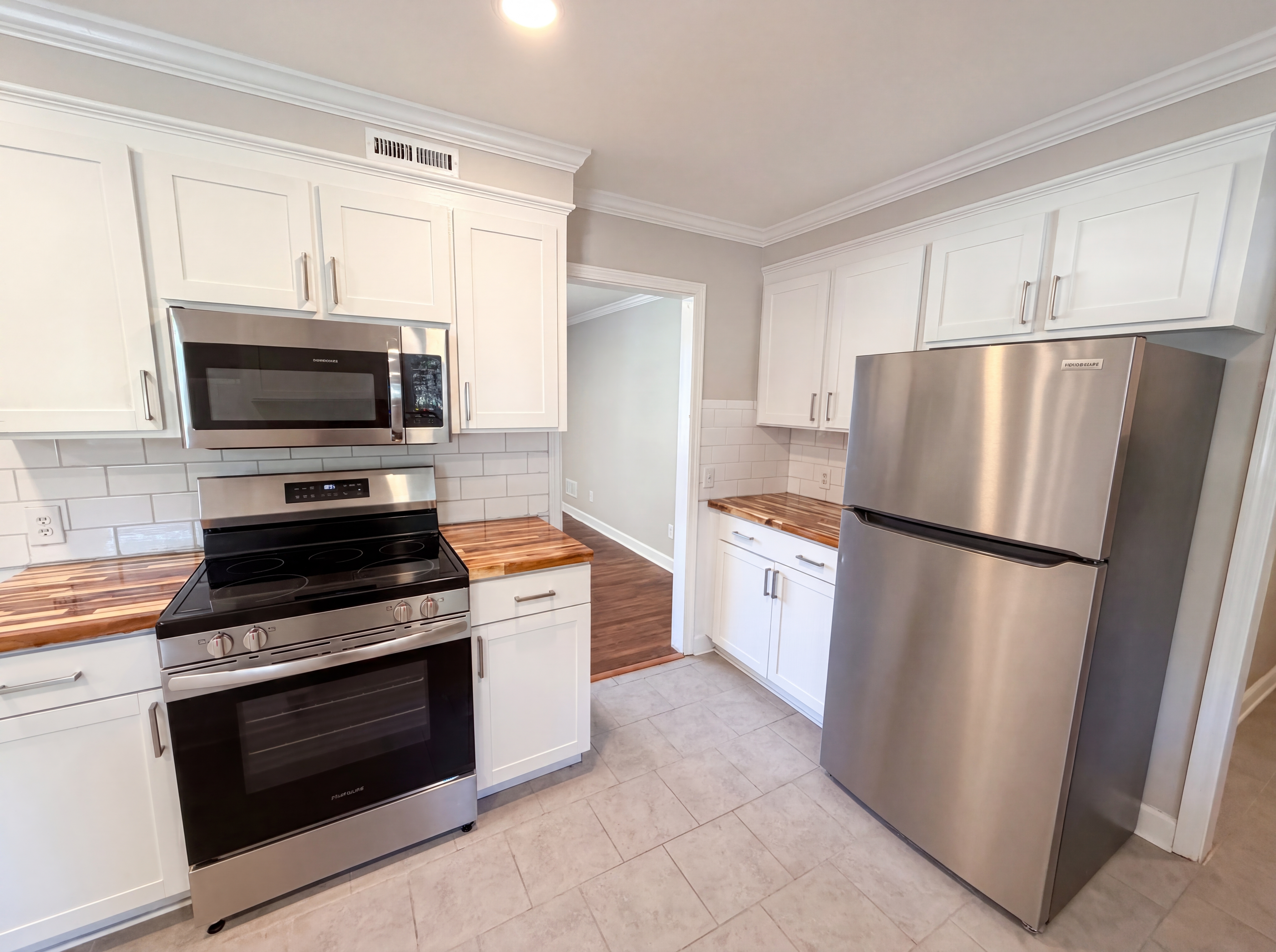 Photo 2 of 26 of 1817 Neptune Dr, Columbia, SC