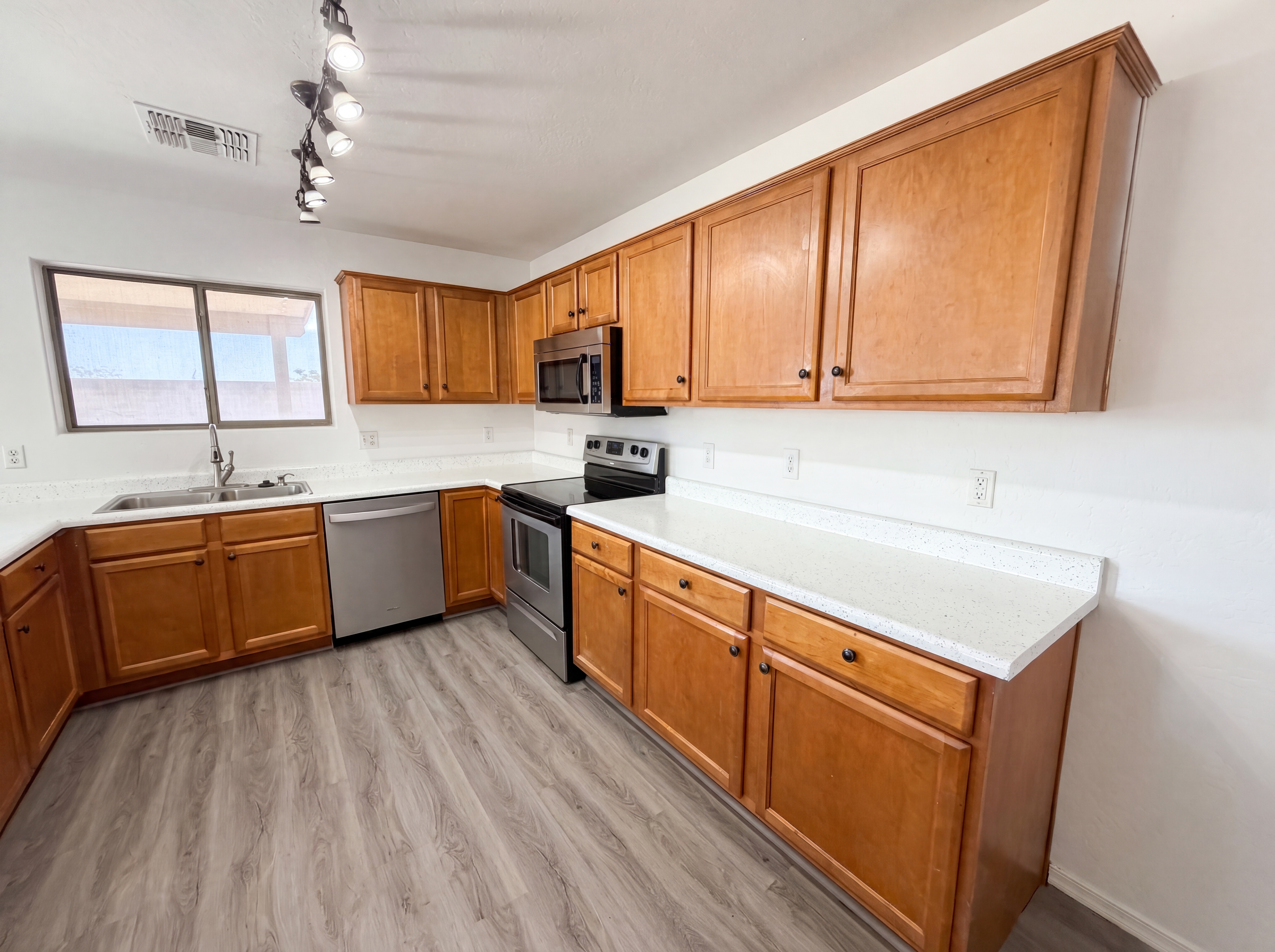 Photo 9 of 29 of 25779 W Satellite Ln, Buckeye, AZ