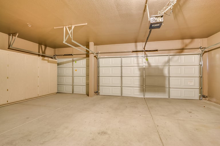 Photo 18 of 29 - 1026 E Hiddenview Dr, Phoenix, AZ 85048