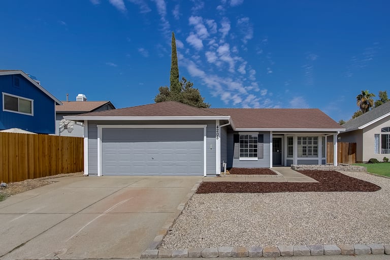 Photo 12 of 33 - 4205 Gold Ridge Way, Antelope, CA 95843