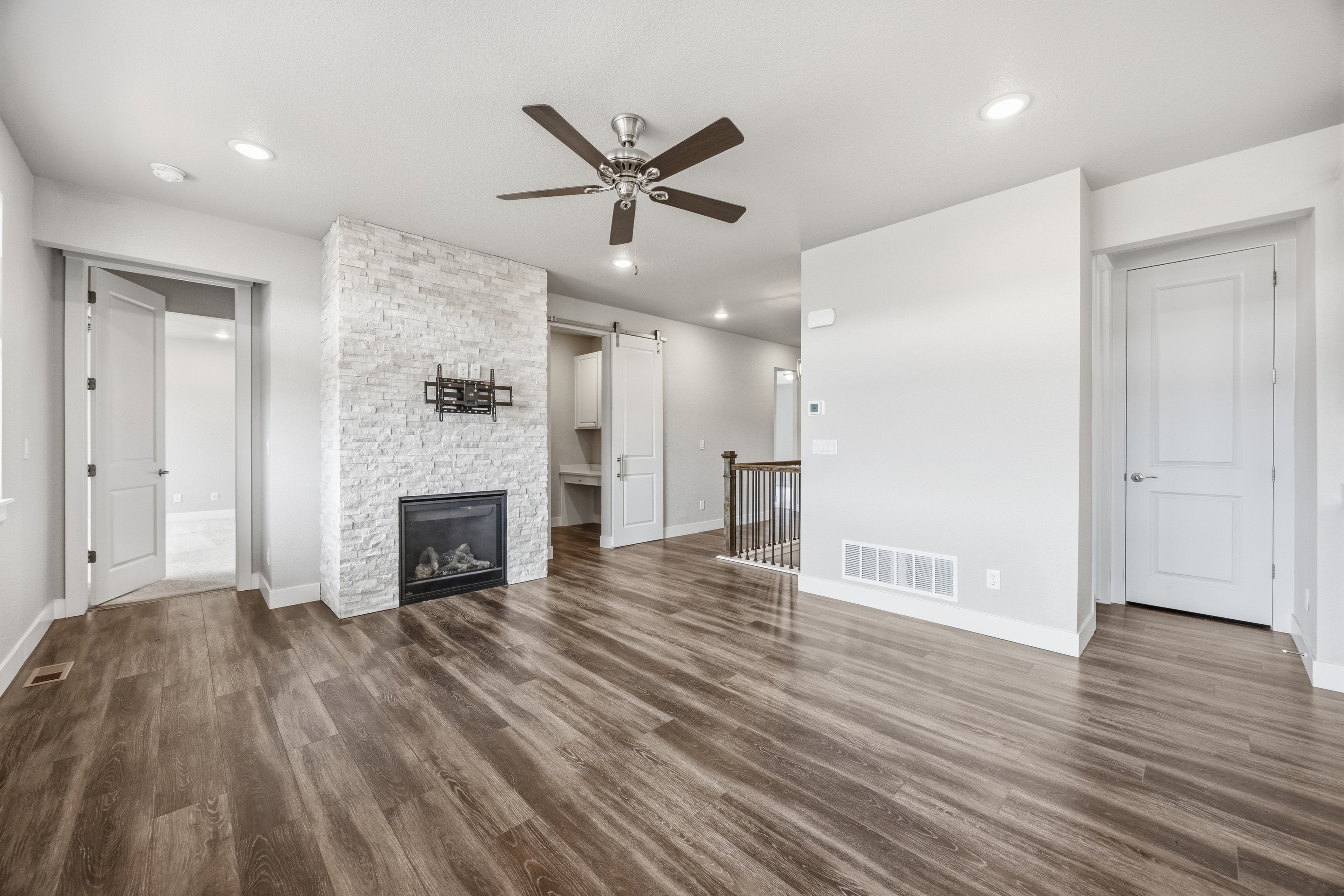 Photo 12 of 51 of 15637 Native Willow Dr, Monument, CO