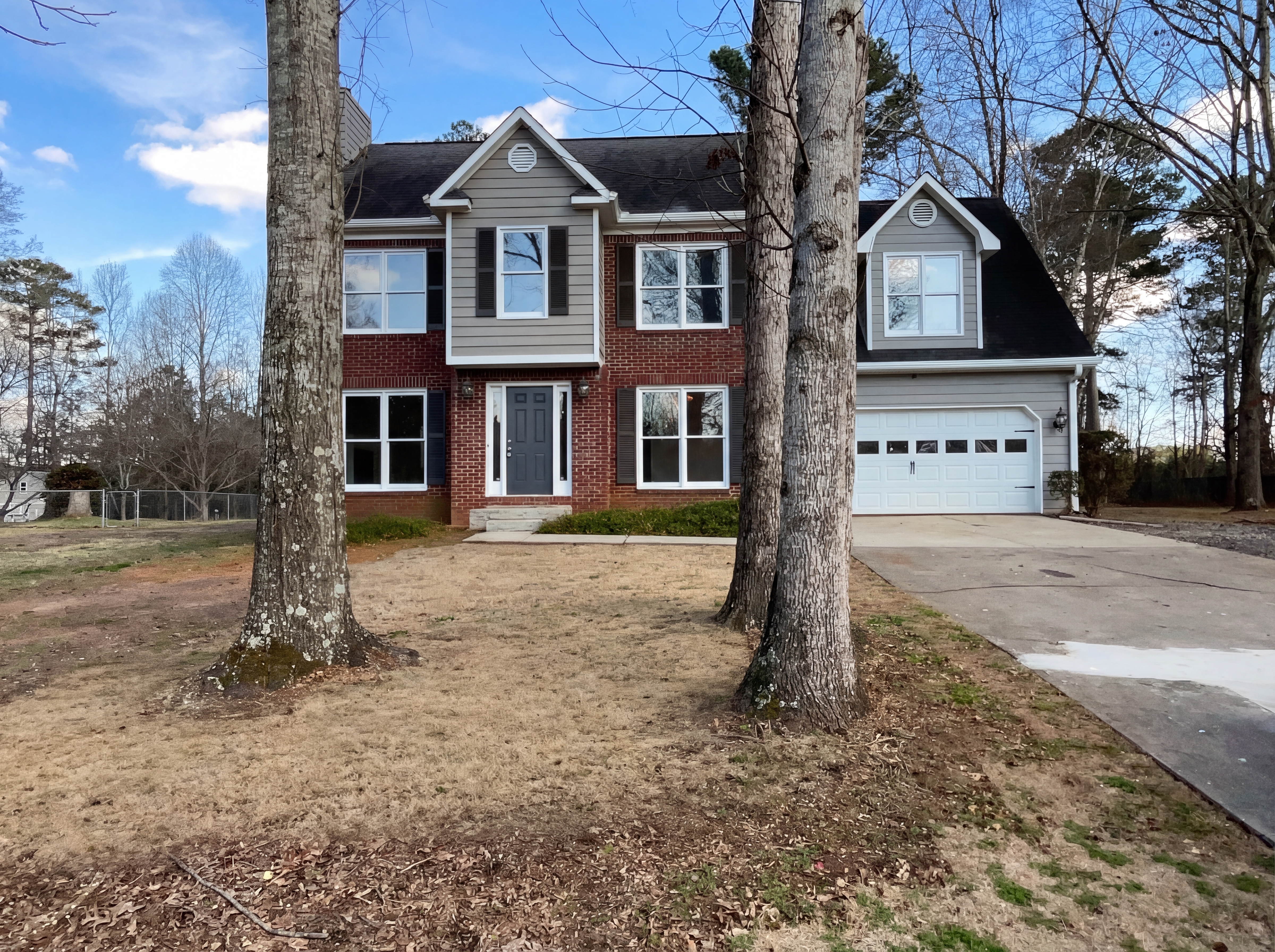 Photo 15 of 28 of 1012 Crown Corners Dr, McDonough, GA