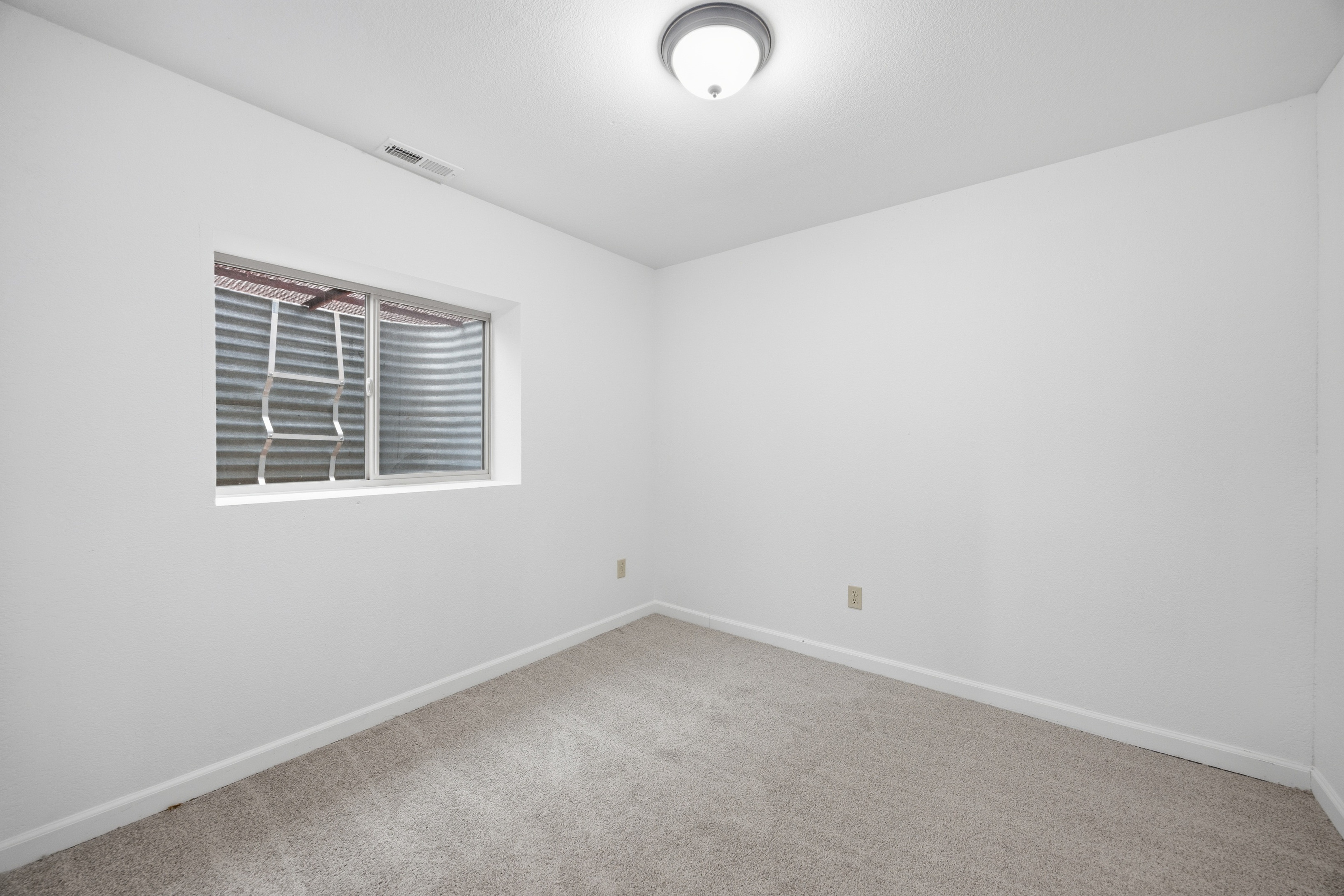 Photo 42 of 51 of 912 Amsterdam Dr, Colorado Springs, CO