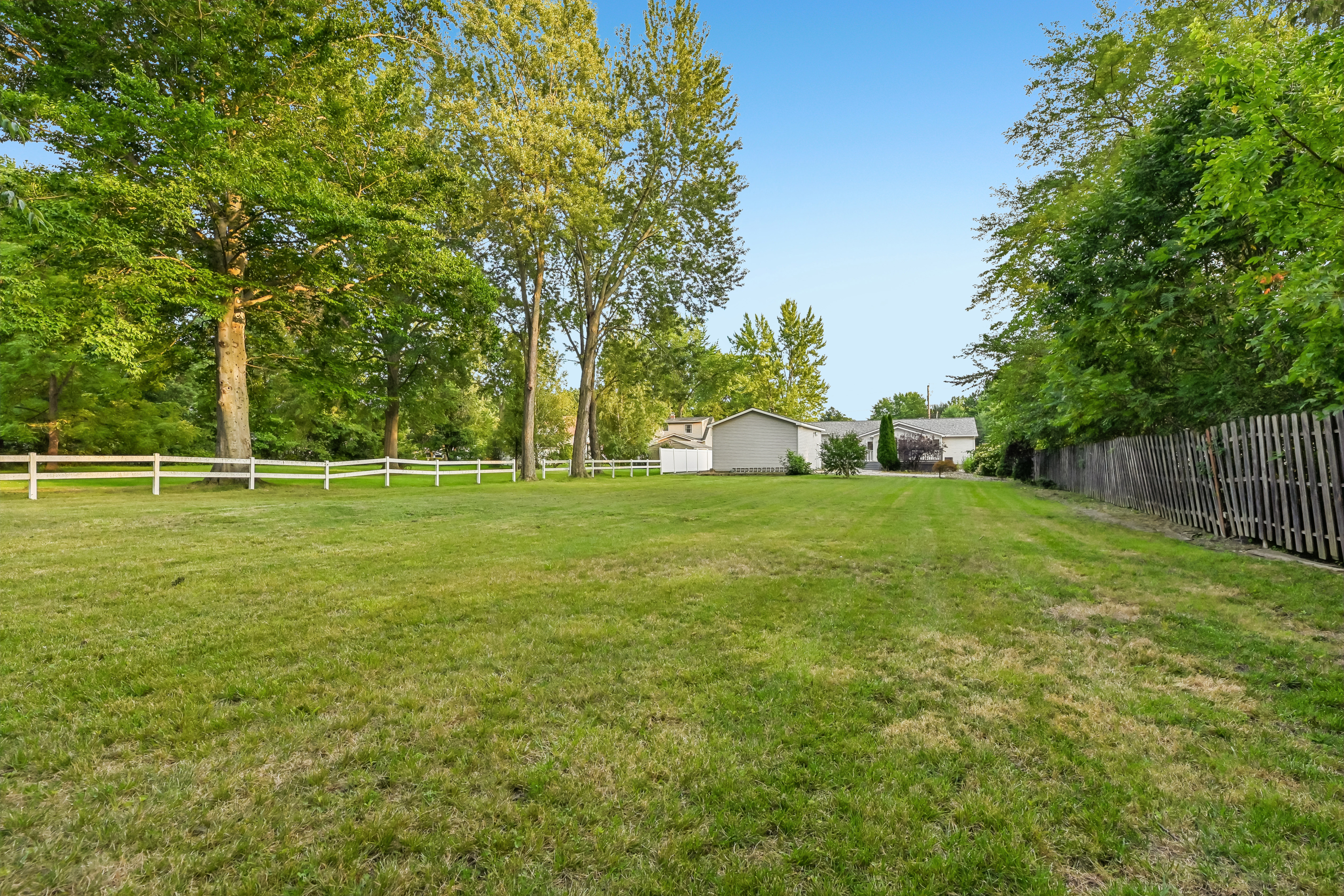 Photo 39 of 42 of 2145 Overland Ave NE, Warren, OH