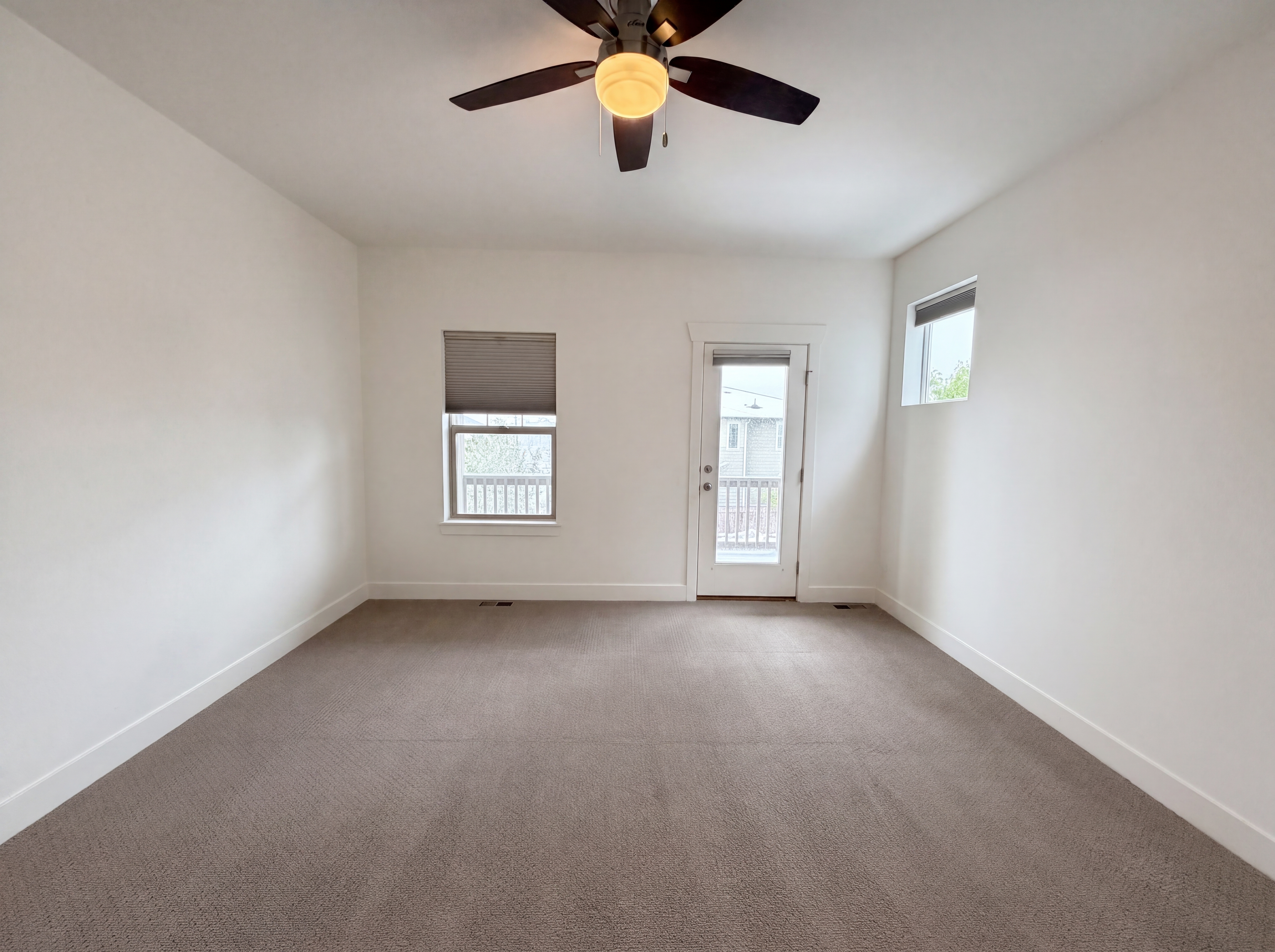 Photo 16 of 33 of 11466 E 27th Ave, Denver, CO