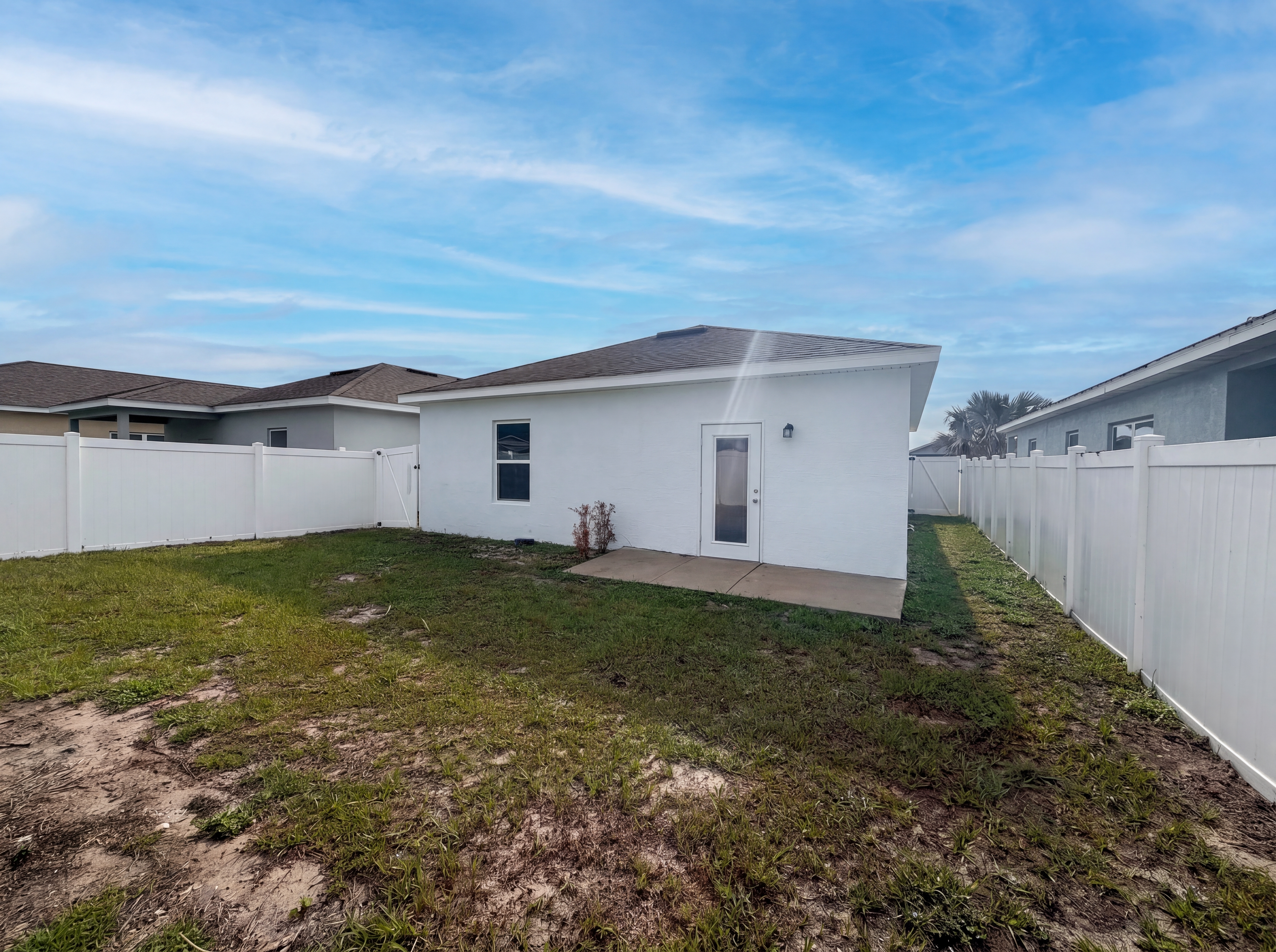 Photo 5 of 17 of 2953 Whispering Trails Dr, Winter Haven, FL