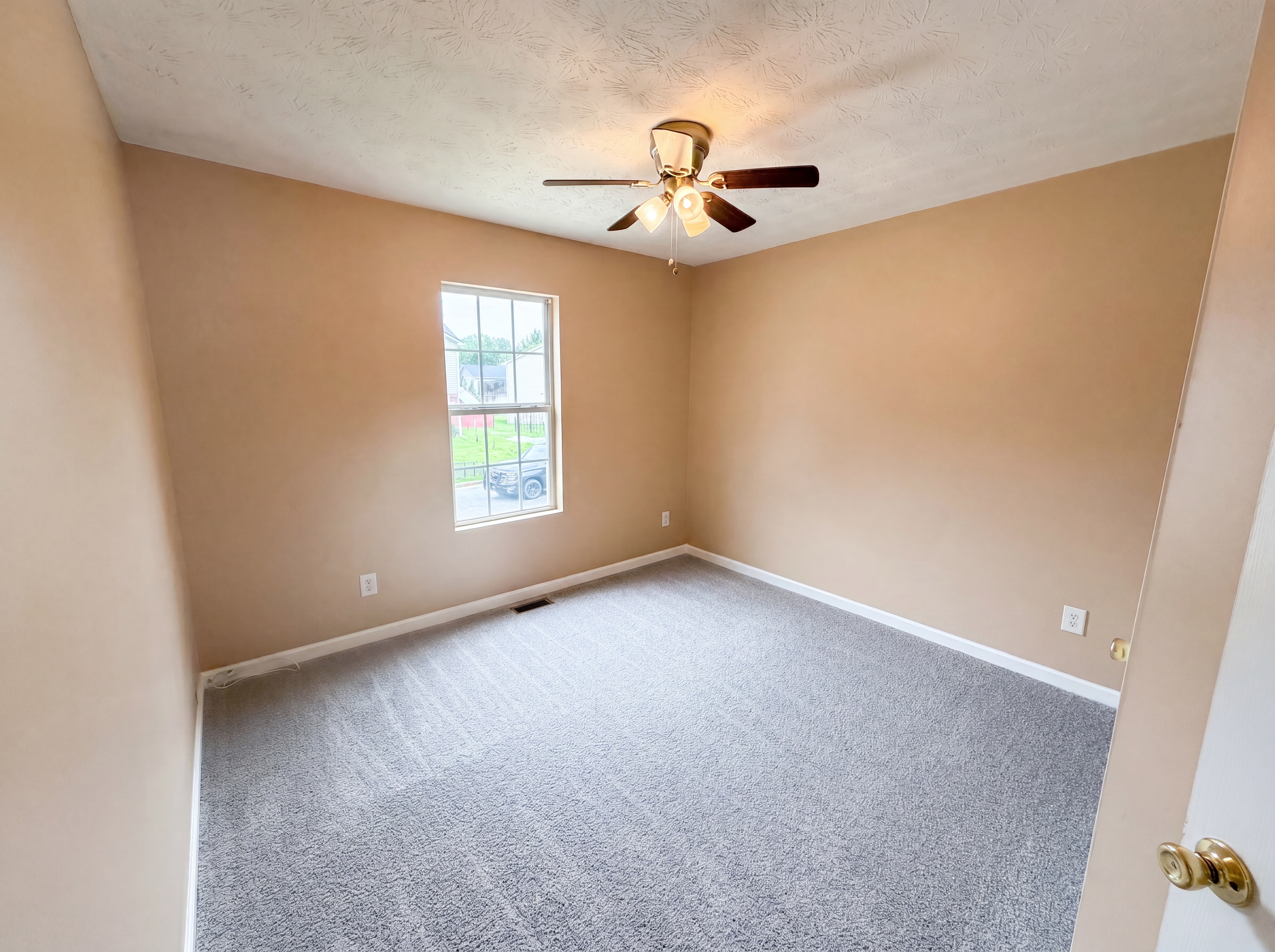 Photo 4 of 24 of 2195 Clayton Rdg, Lithonia, GA