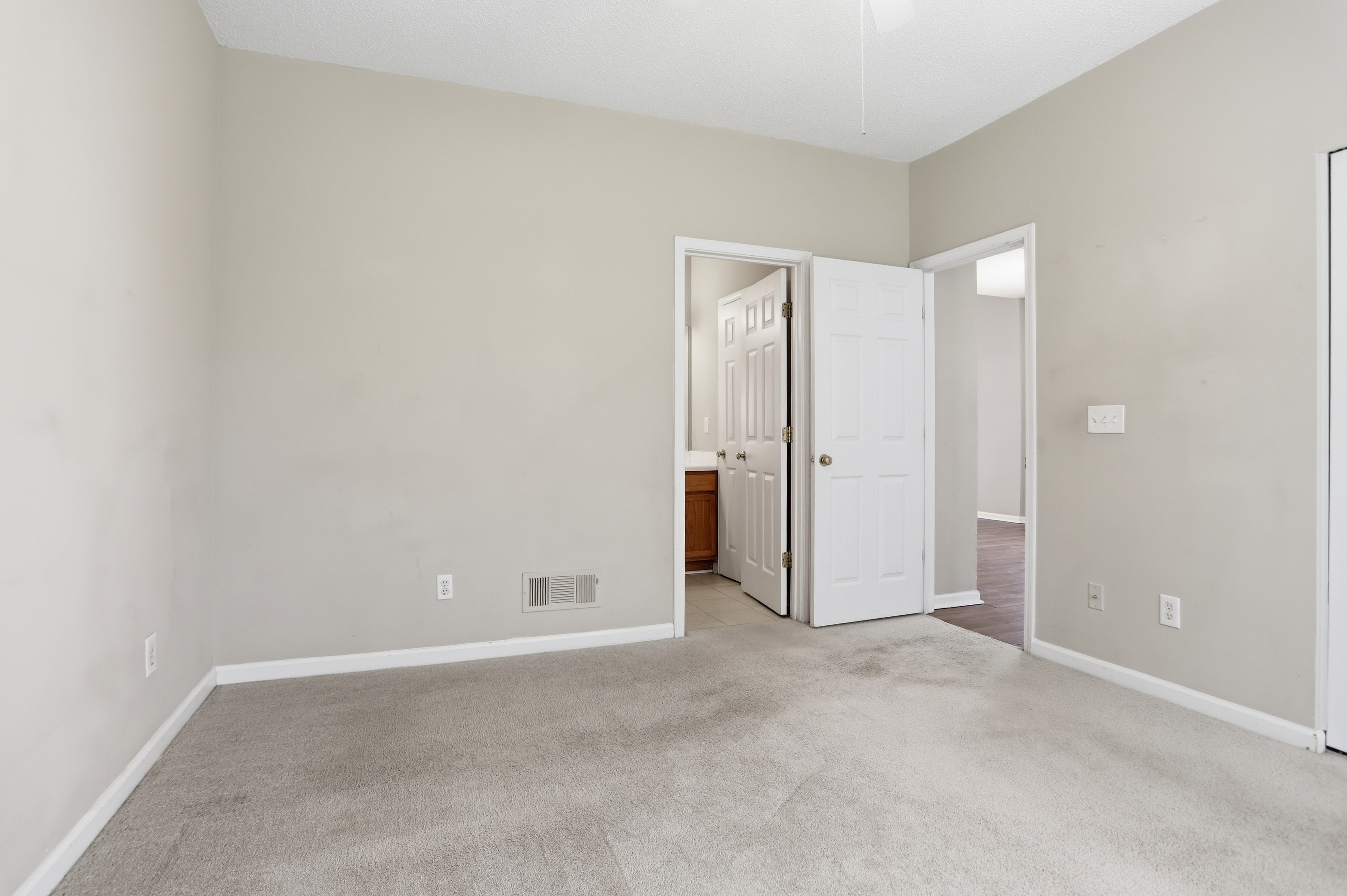 Photo 16 of 30 of 1635 Heyford Cir NW, Kennesaw, GA