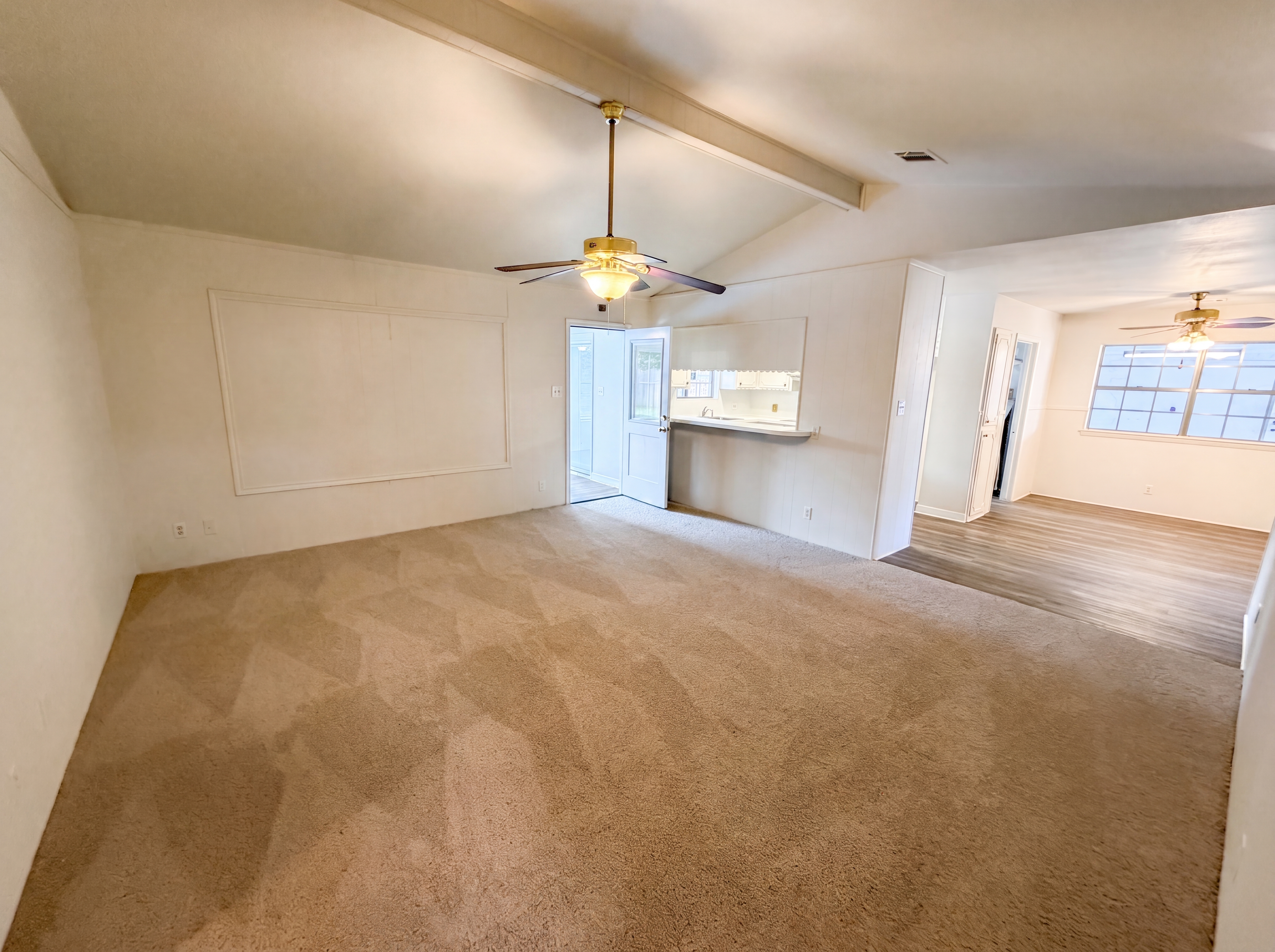 Photo 7 of 26 of 910 Luella Ave, Deer Park, TX