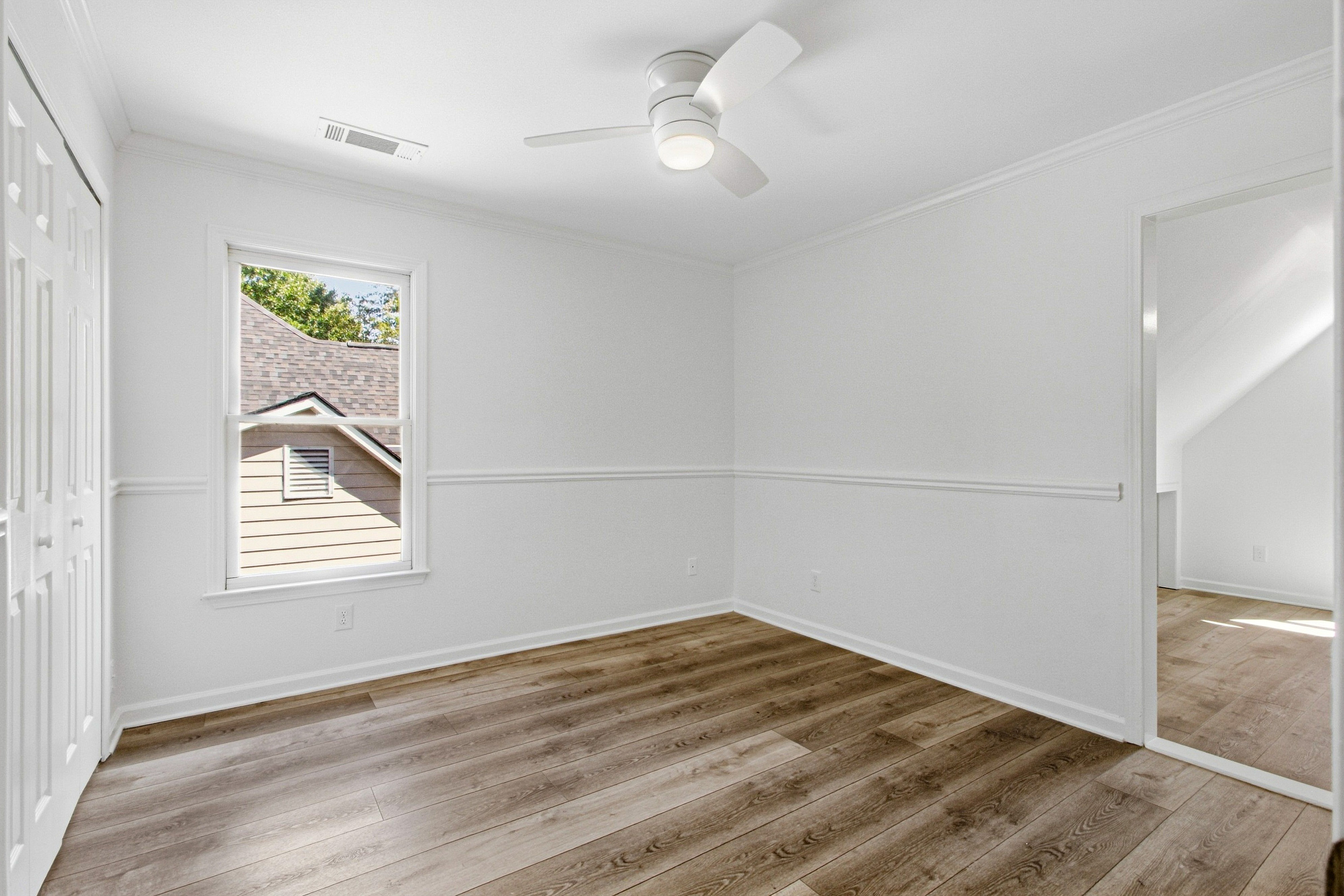 Photo 19 of 30 of 500 Camber Woods Dr, Roswell, GA