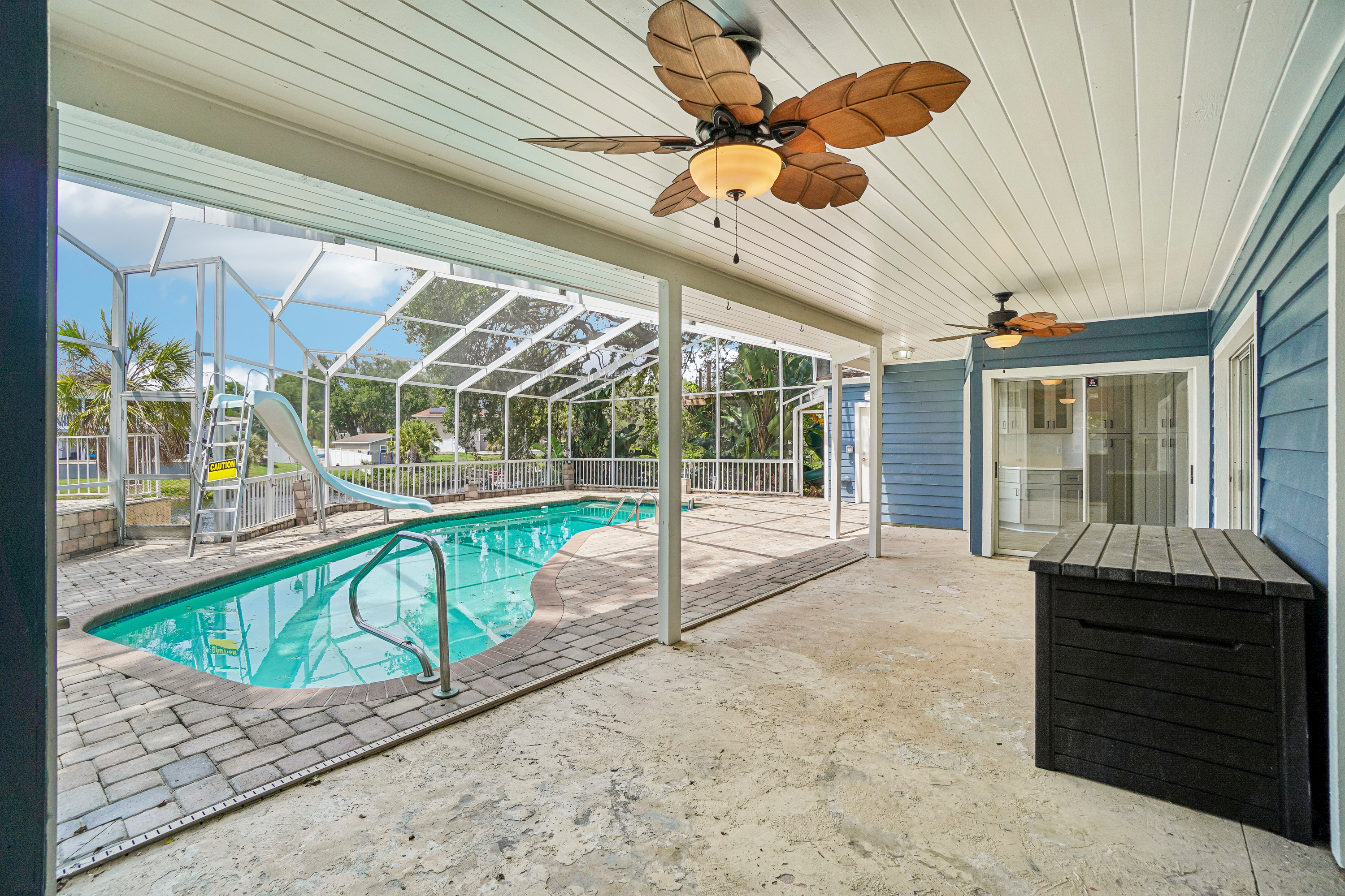 Photo 38 of 63 of 5609 Executive Dr, New Port Richey, FL