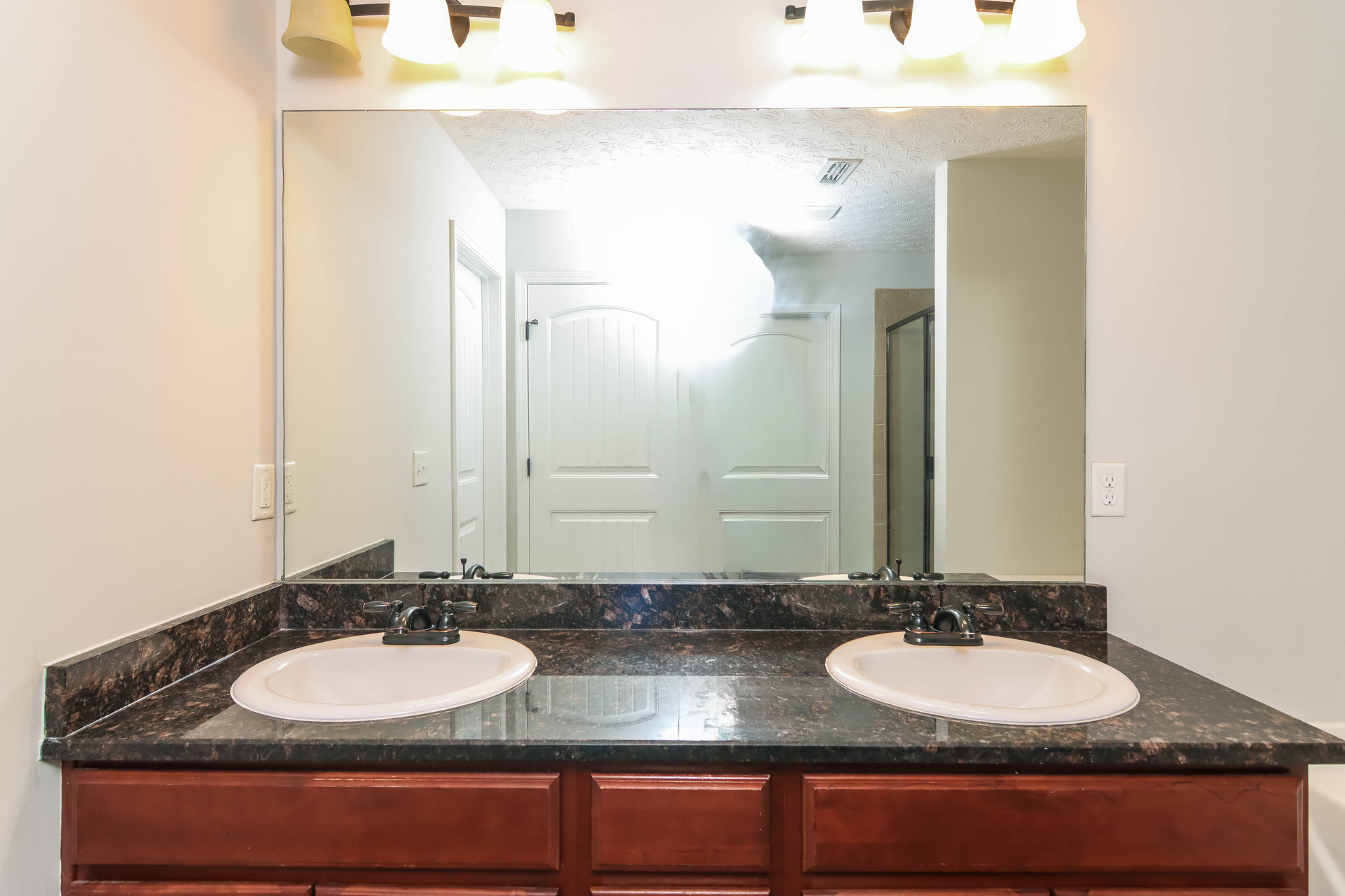 Photo 13 of 22 of 20 Forest Ridge Ln, Phenix City, AL