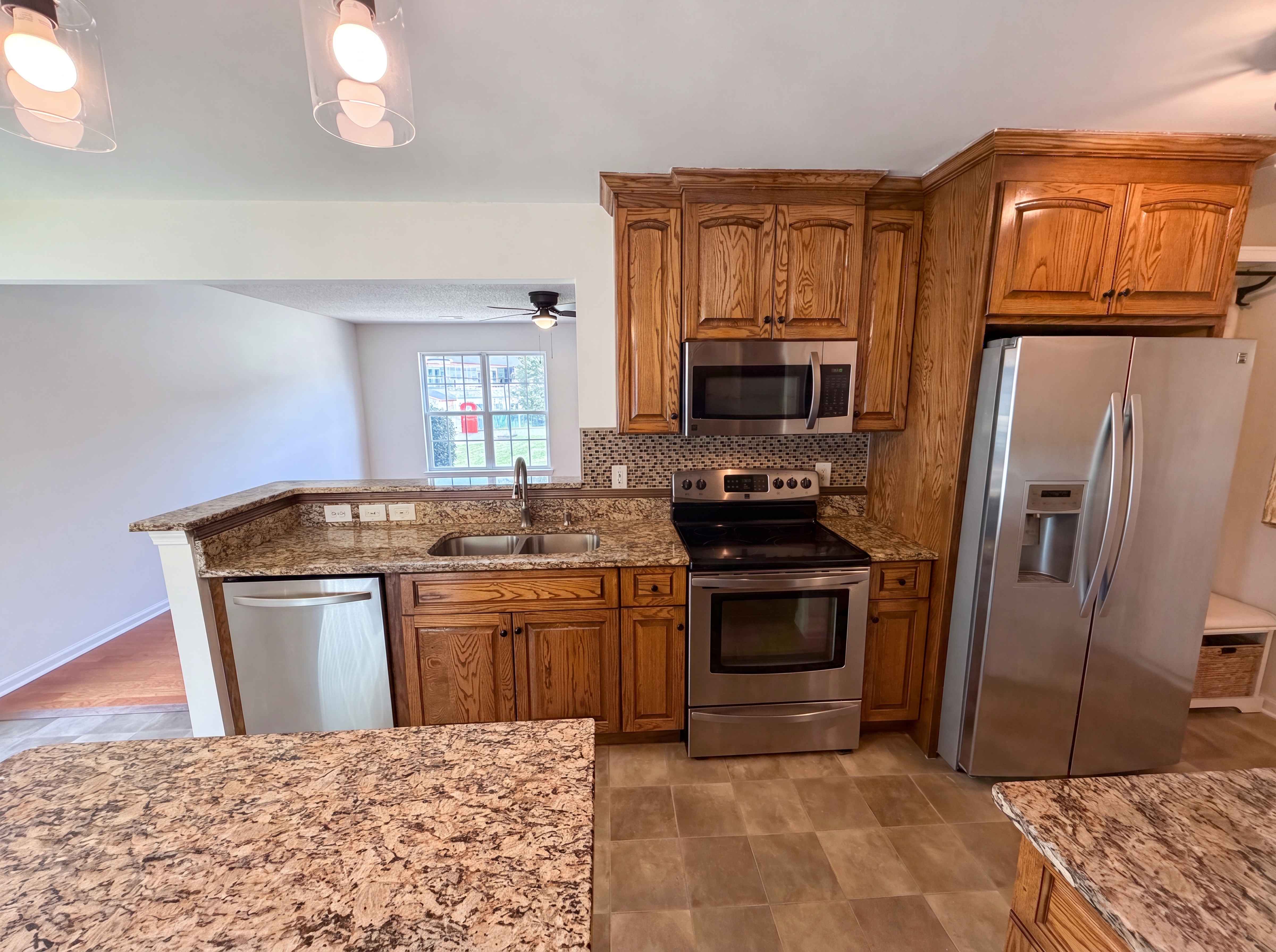 Photo 8 of 21 of 6121 Linda Vista Ln, Charlotte, NC