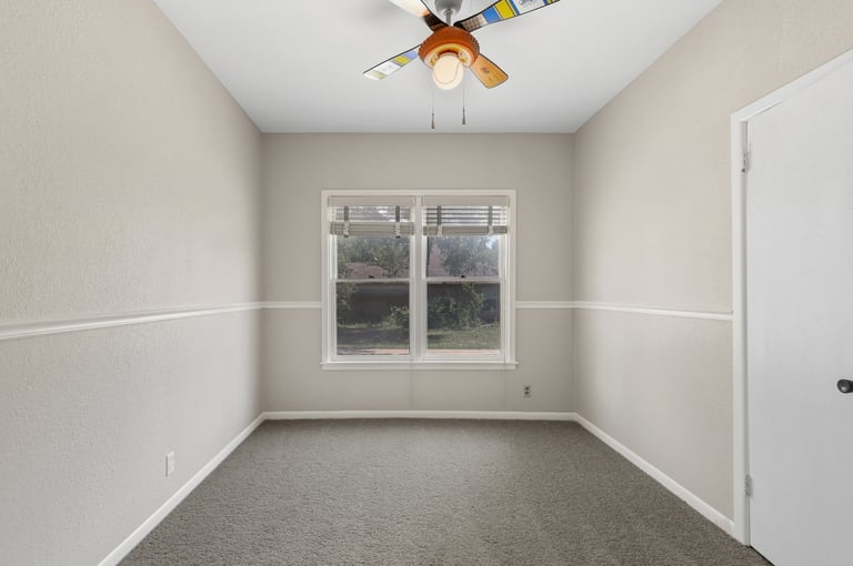 Photo 15 of 30 - 1404 Stanwood Ave, Cleburne, TX 76033