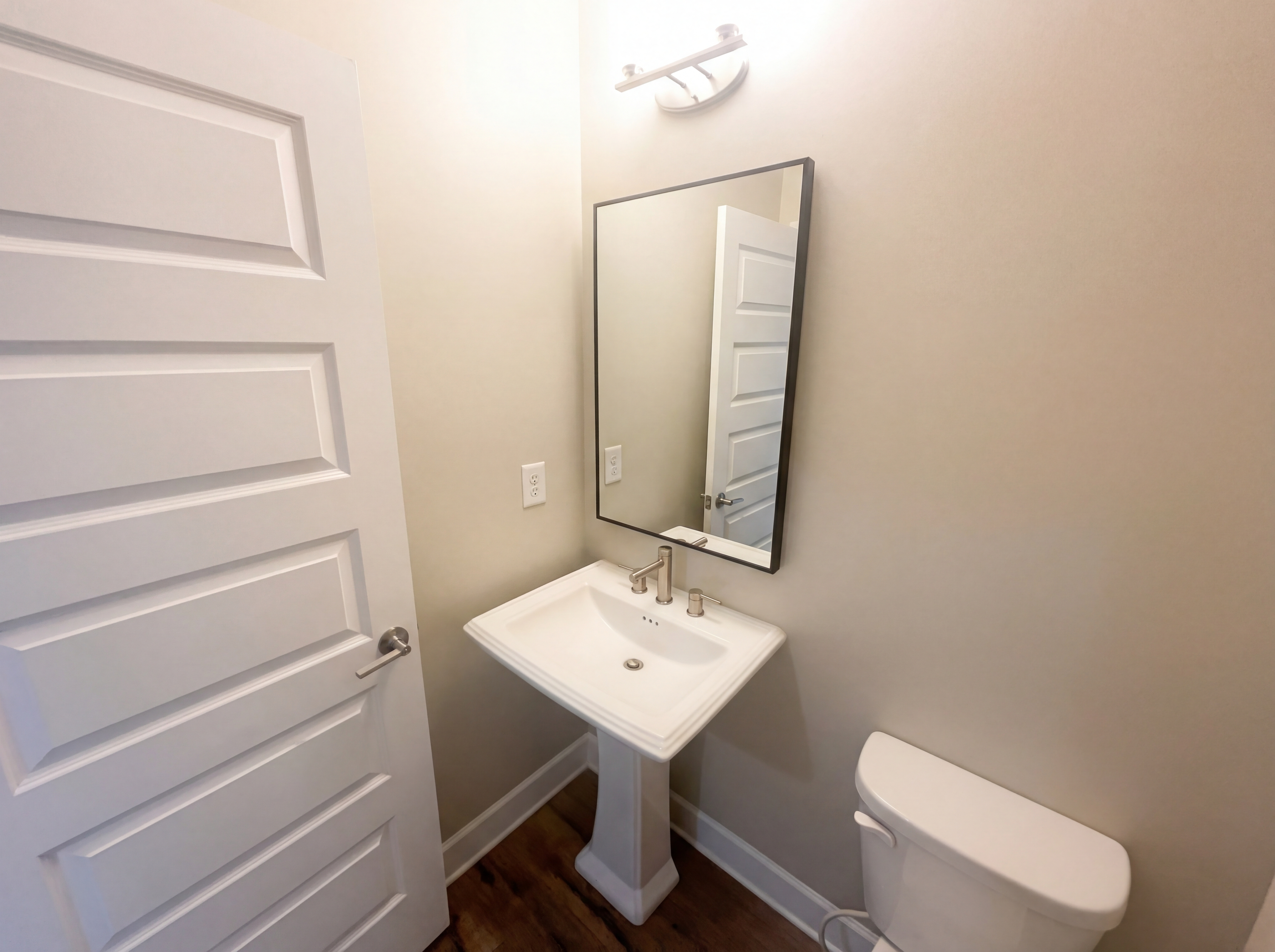 Photo 14 of 34 of 2154 Hinton Dr SE, Smyrna, GA