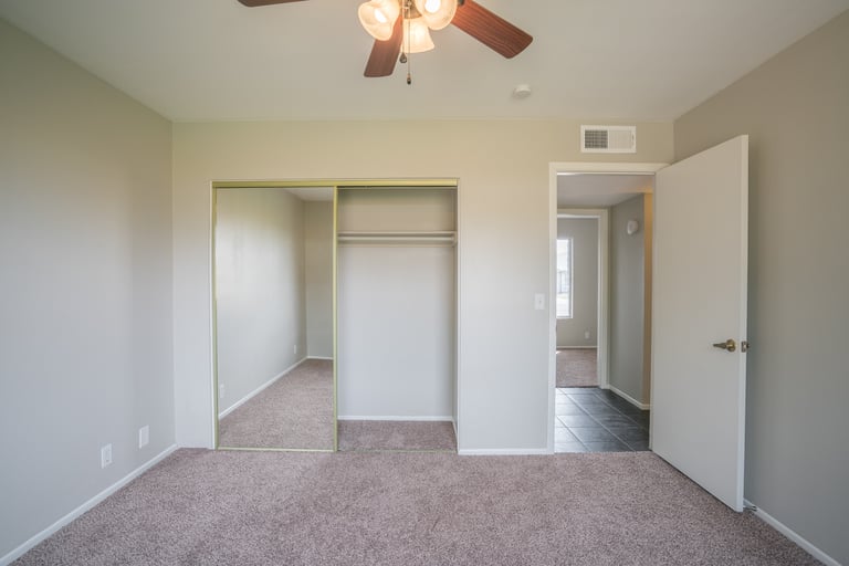 Photo 12 of 22 - 5732 W Michelle Dr, Glendale, AZ 85308