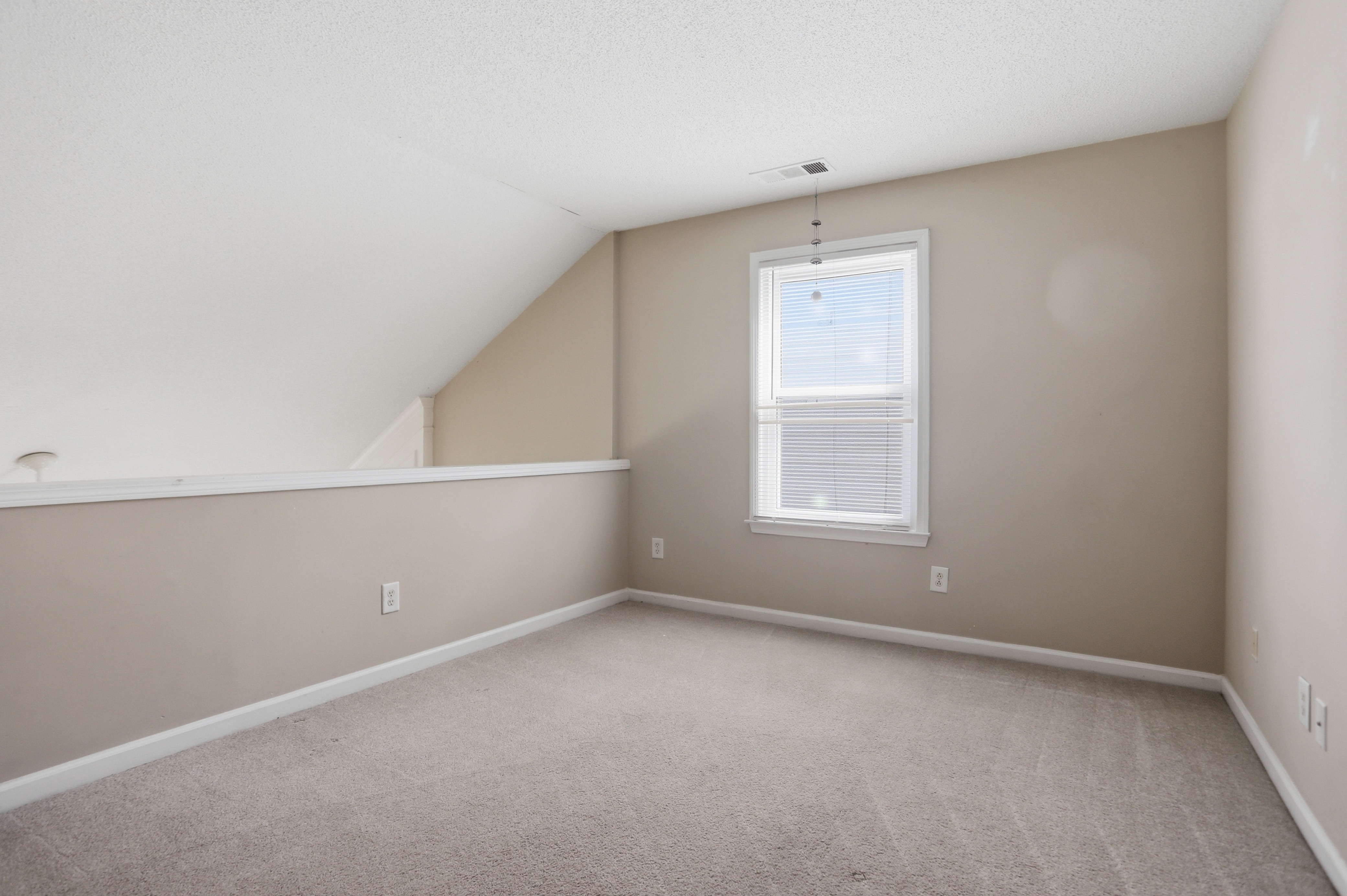 Photo 17 of 30 of 1635 Heyford Cir NW, Kennesaw, GA