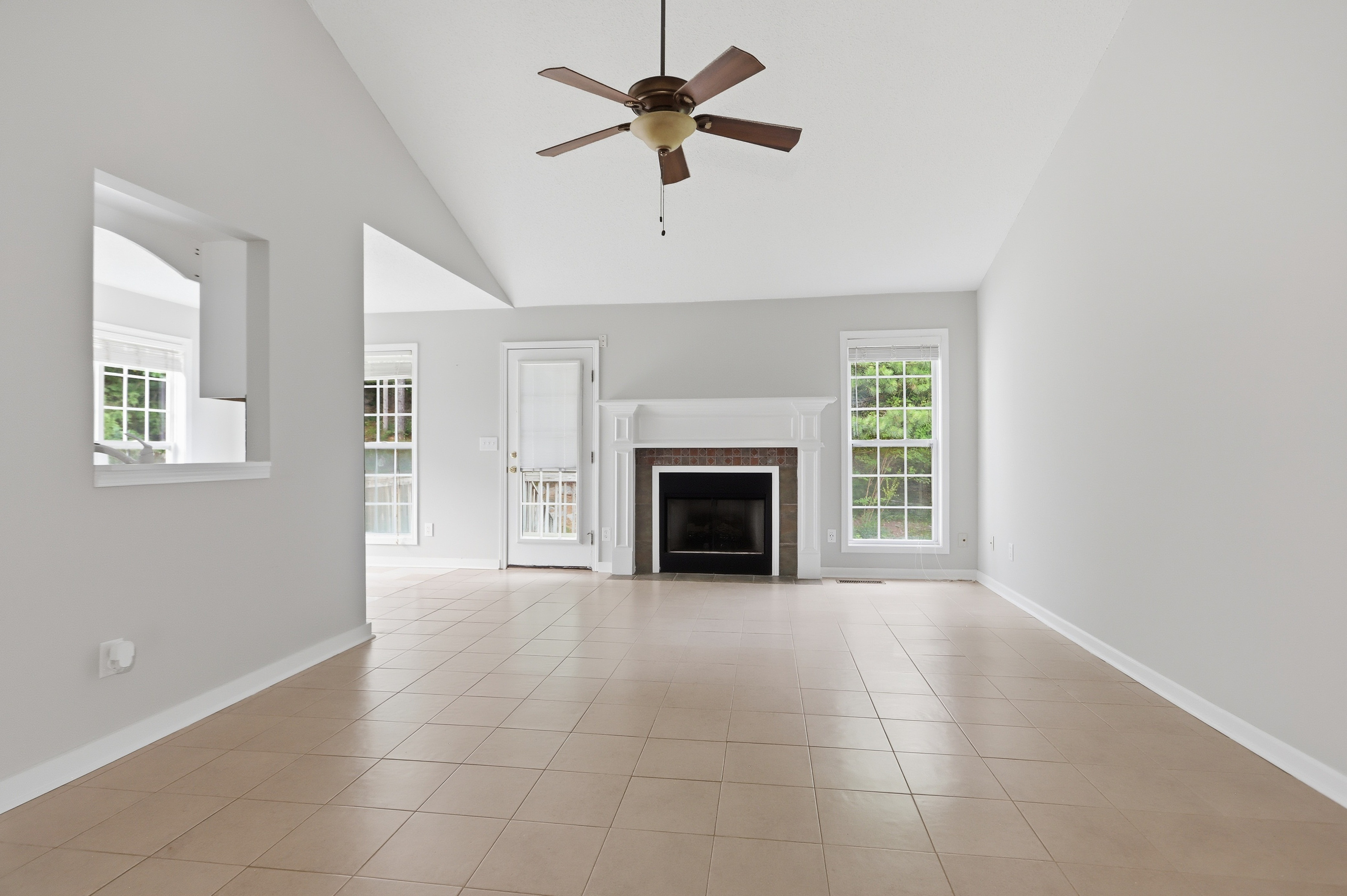 Photo 3 of 38 of 36 Elmwood Pl NE, Cartersville, GA