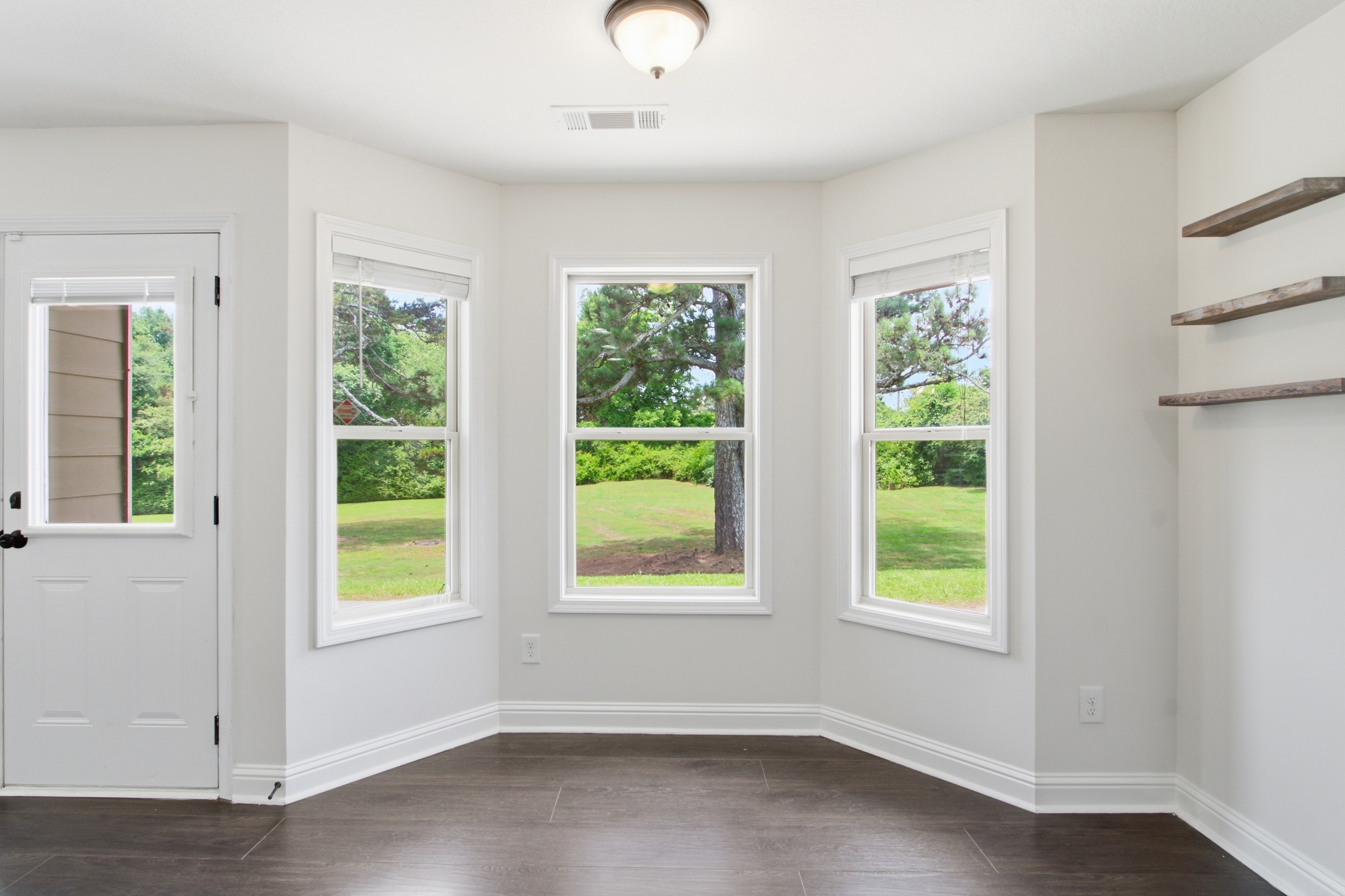 Photo 13 of 42 of 454 Woodbriar Dr, Jefferson, GA