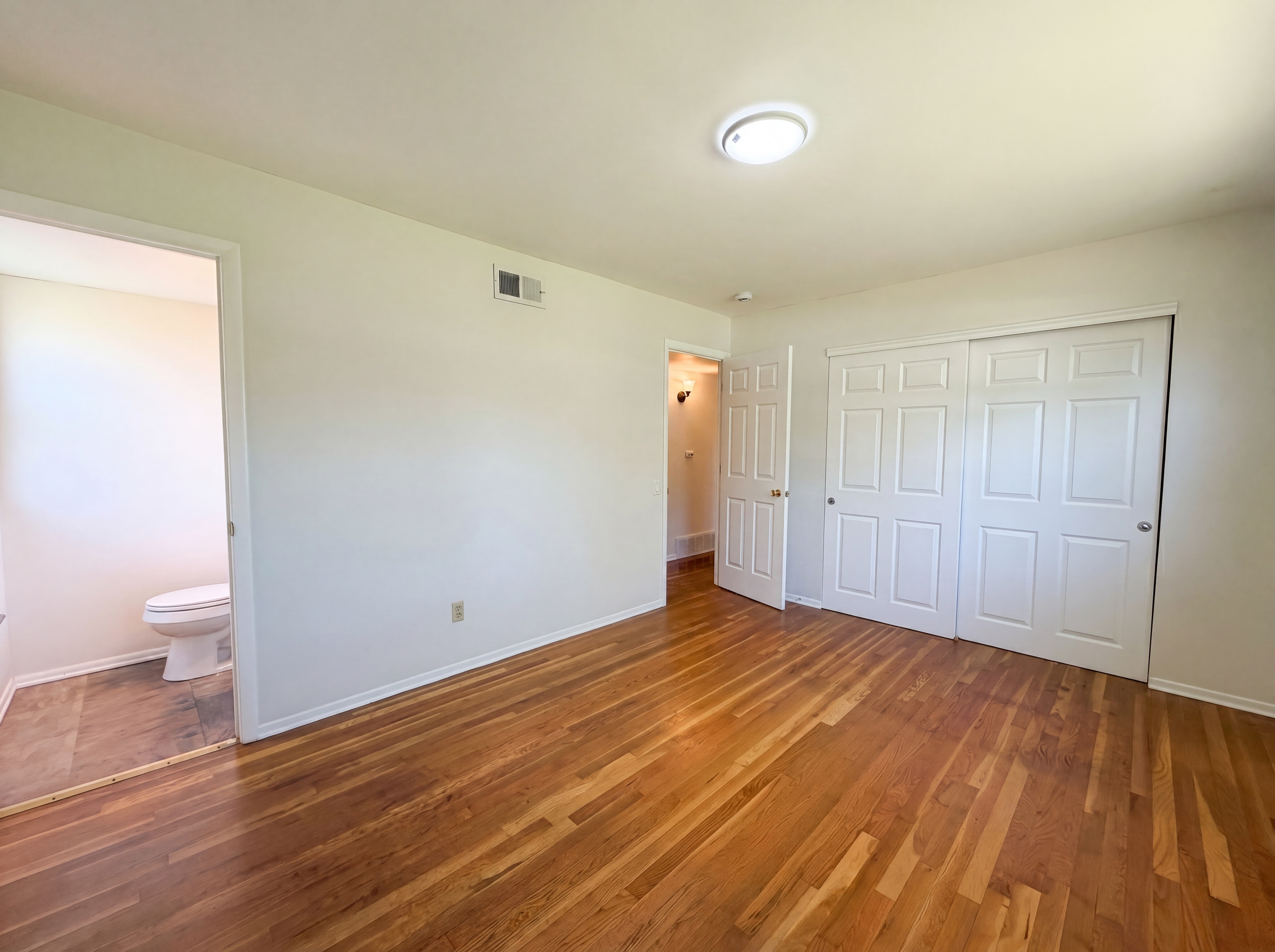 Photo 4 of 18 of 1321 Petite Dr, Saint Louis, MO