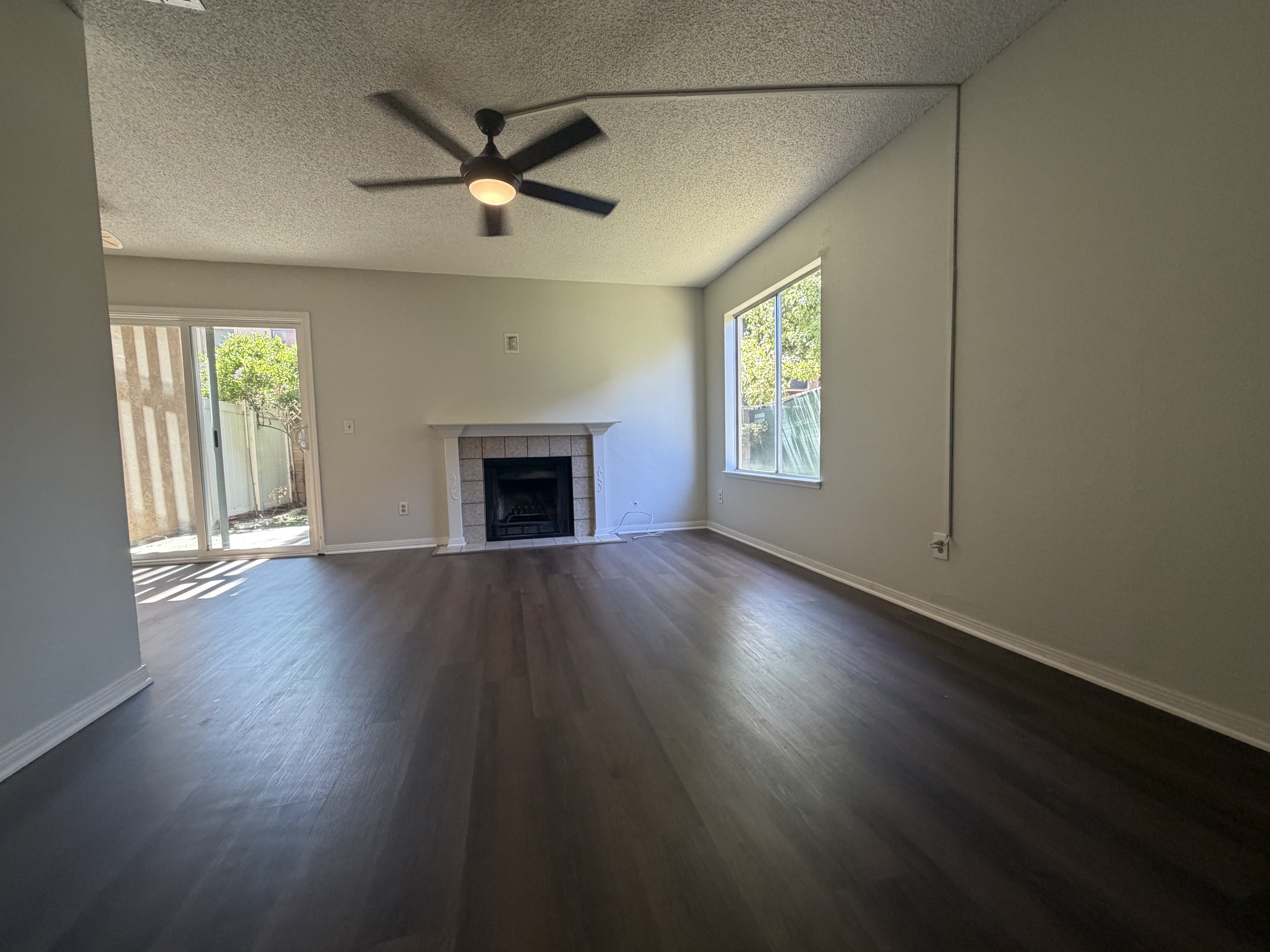 Photo 3 of 27 of 912 S Mountain Ave, Ontario, CA
